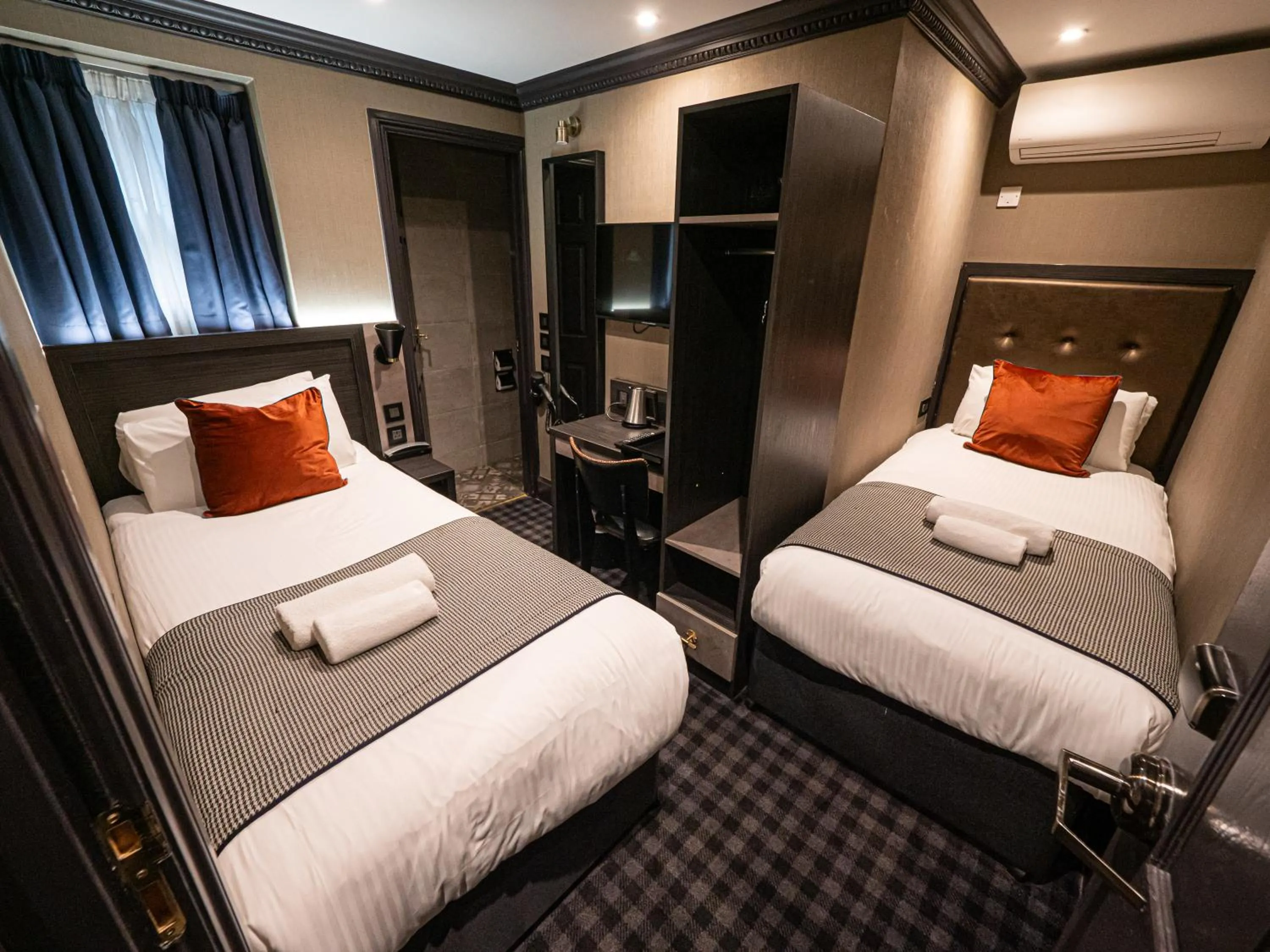 Bed in The House of Toby