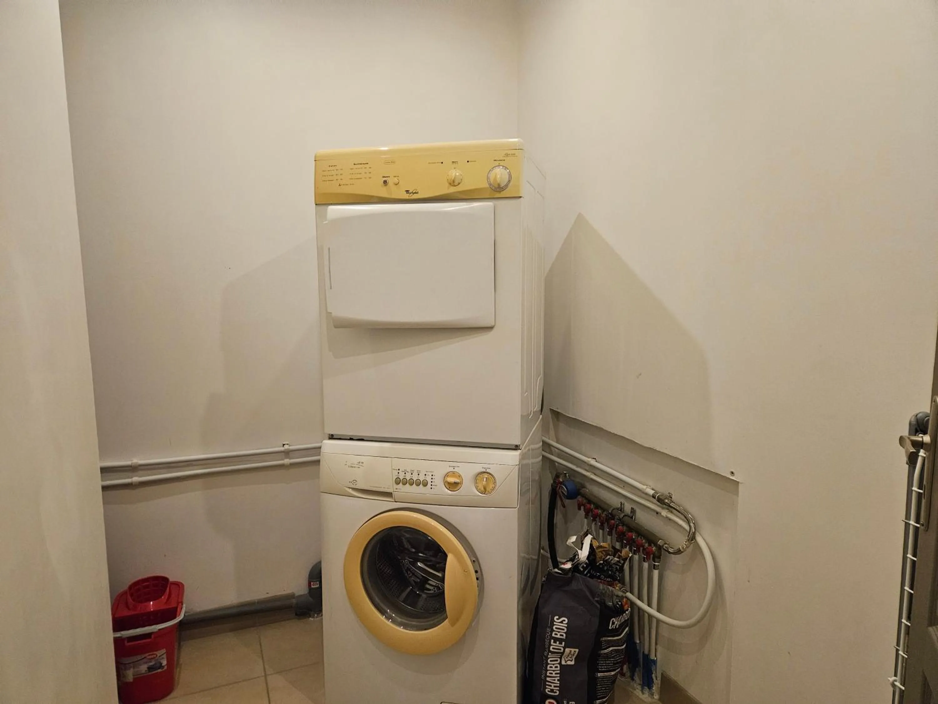 washing machine in Résidence Pasino