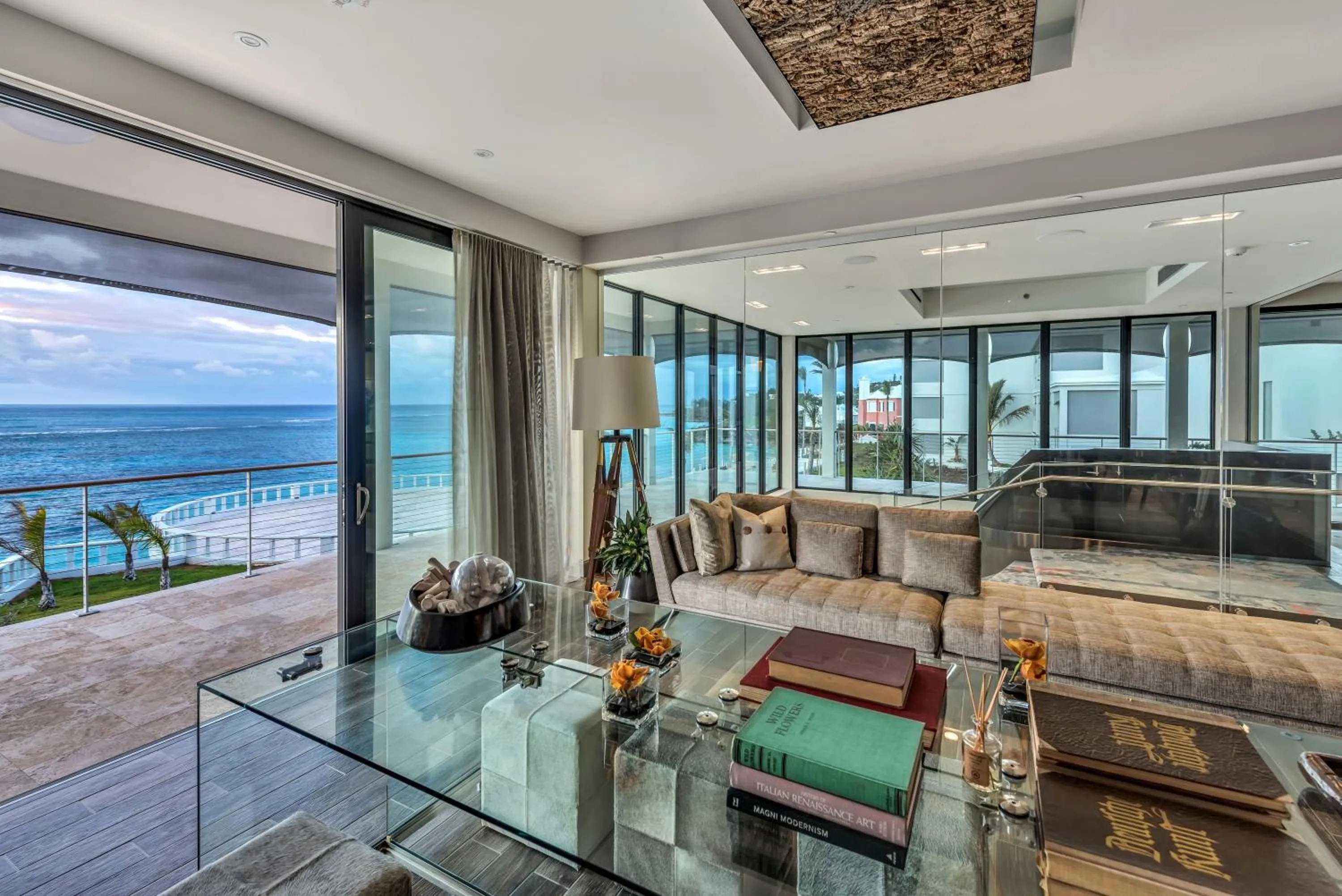 Lobby or reception in The Loren at Pink Beach