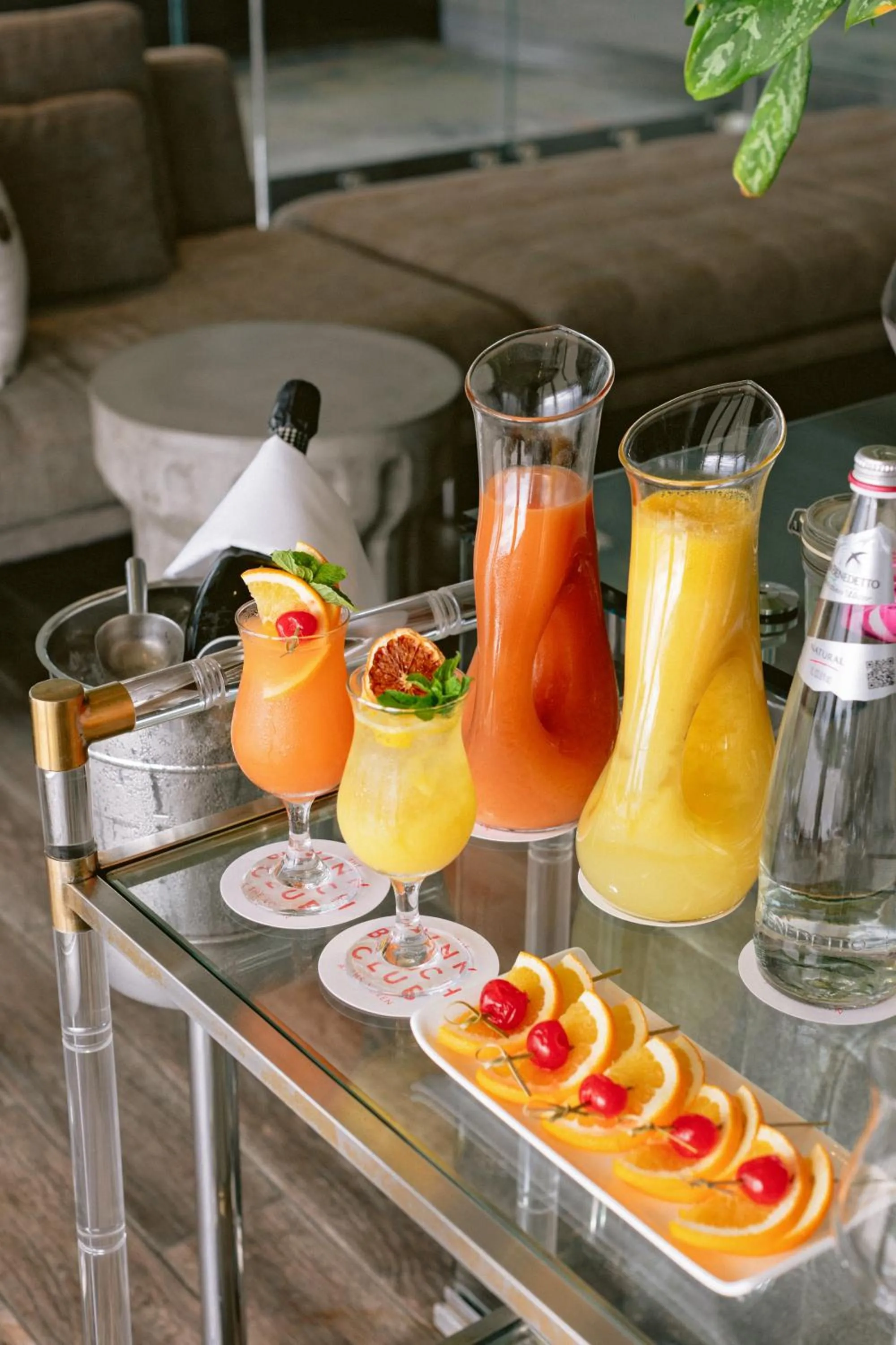 Drinks in The Loren at Pink Beach