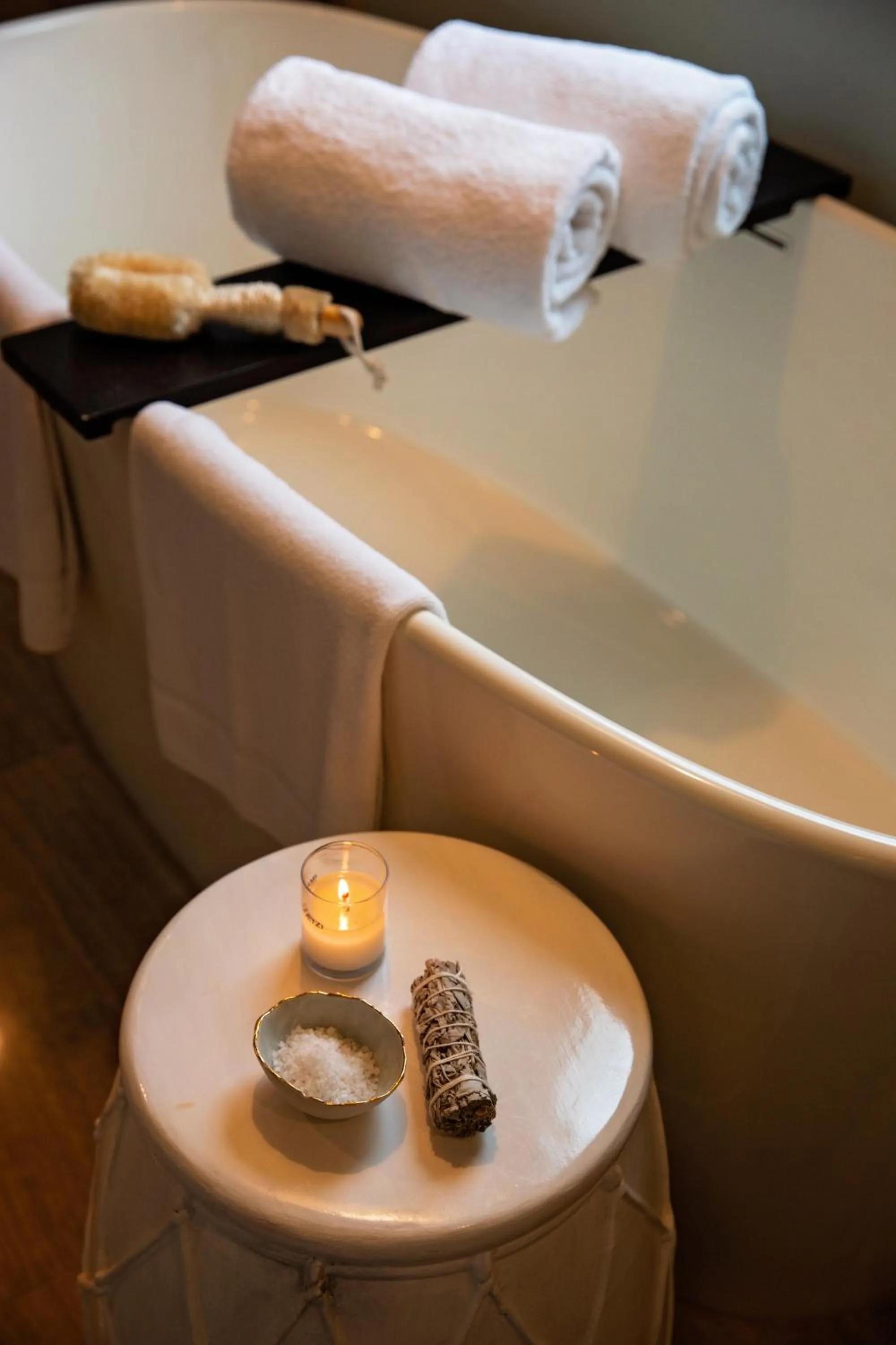 Bath in The Loren at Pink Beach