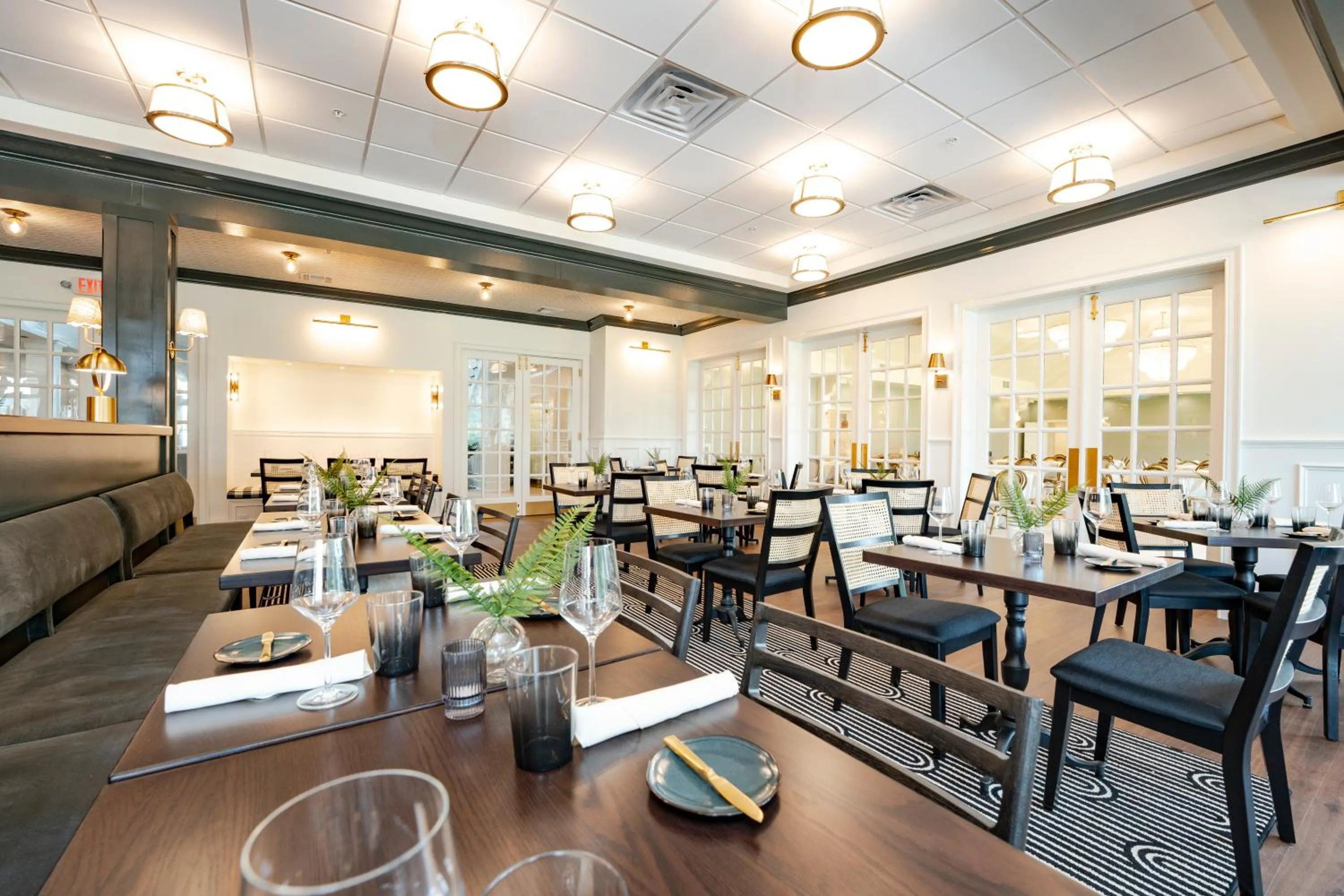 Restaurant/places to eat in The Inn at LBI National Golf & Resort