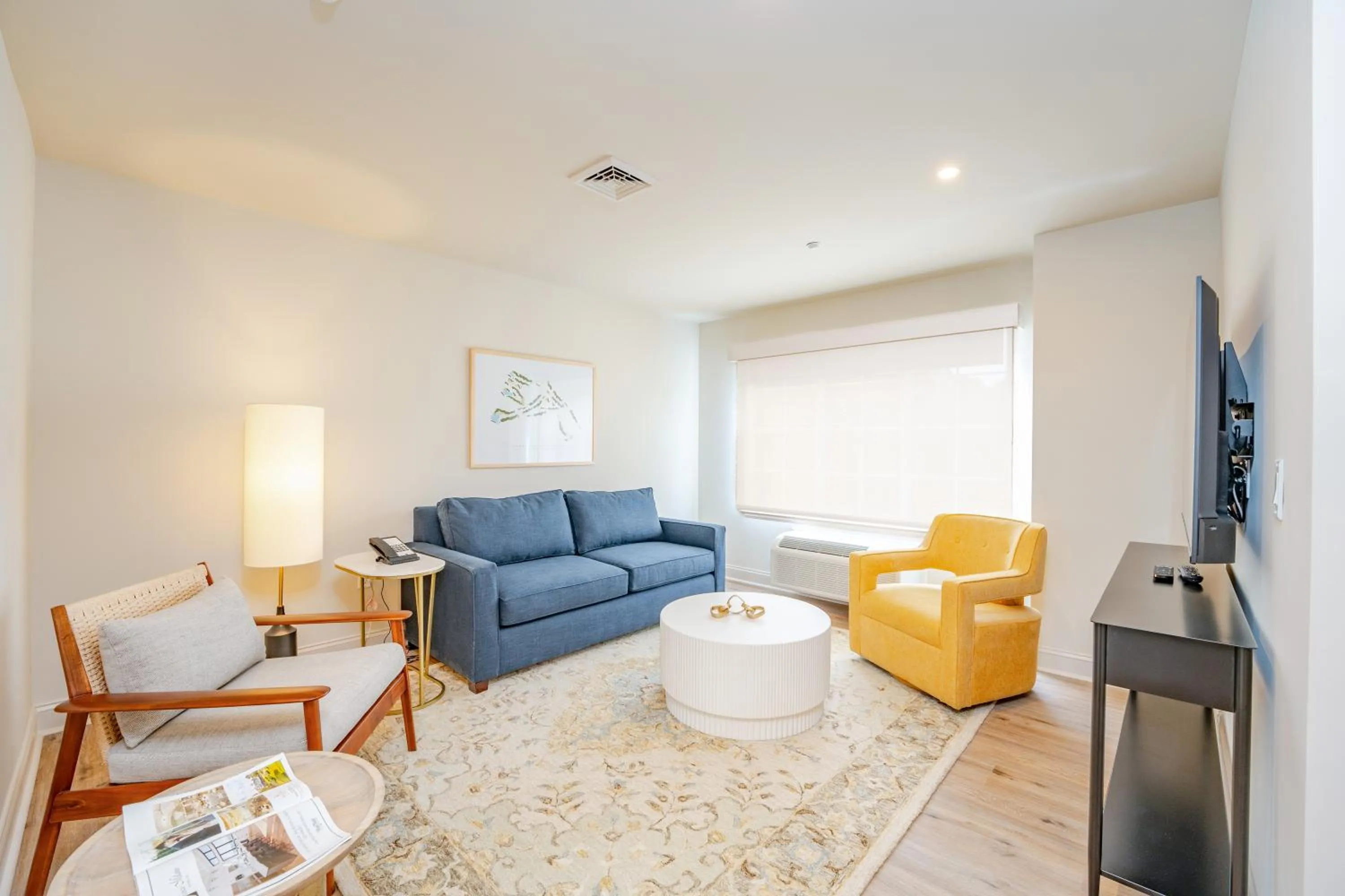 Living room in The Inn at LBI National Golf & Resort
