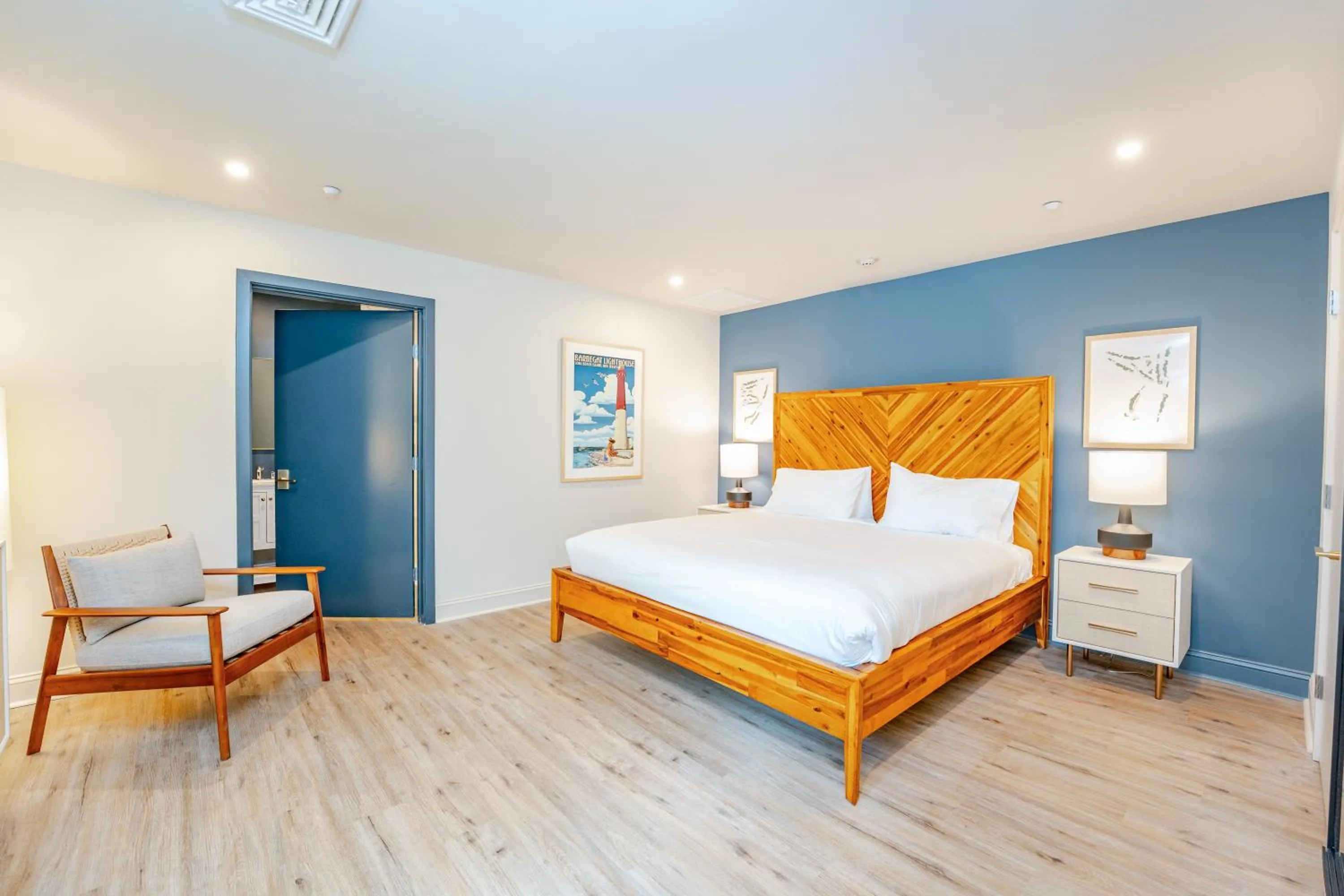 Bed in The Inn at LBI National Golf & Resort