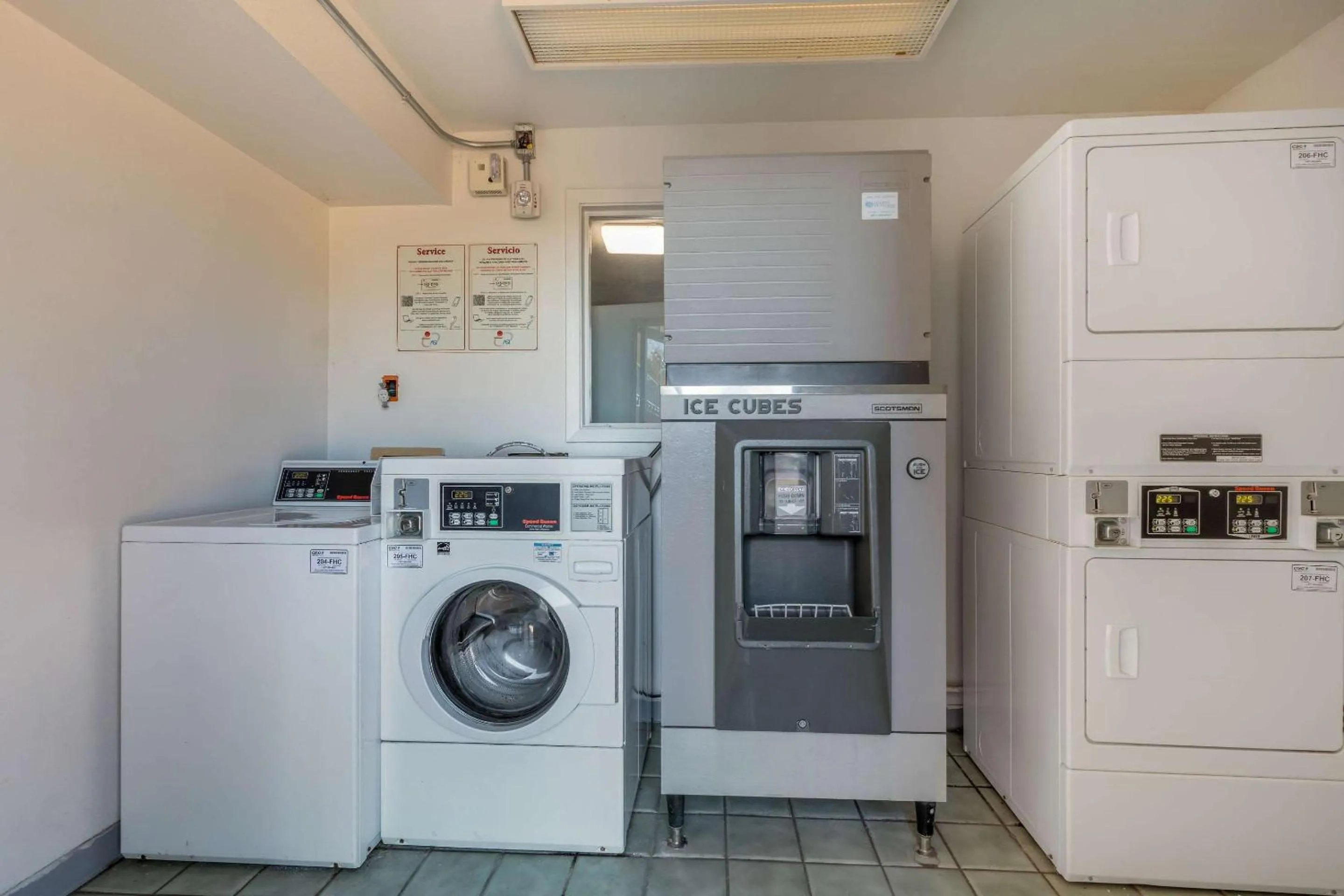 On site, Kitchen/Kitchenette in Econo Lodge