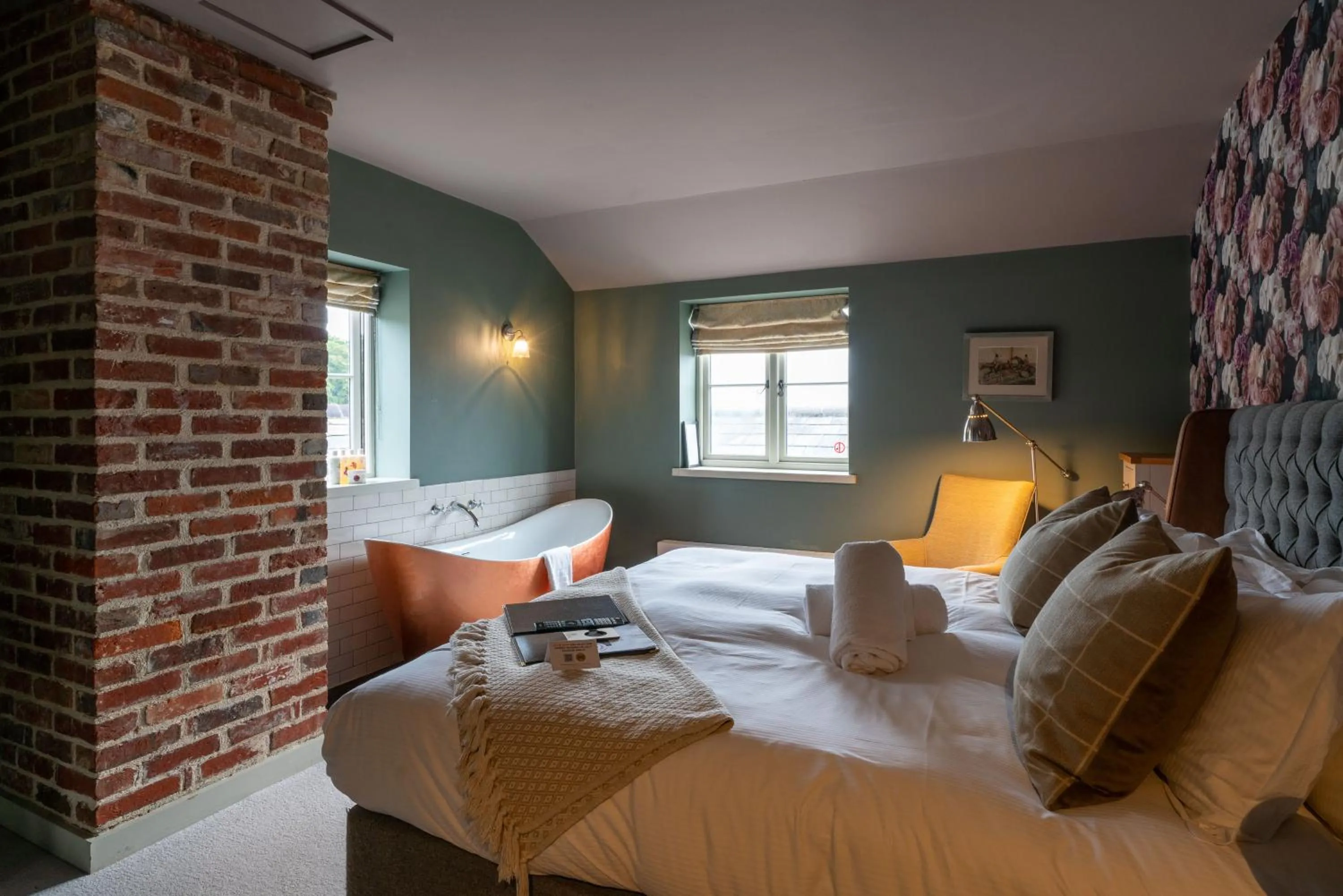 Photo of the whole room, Bed in The Welldiggers Arms