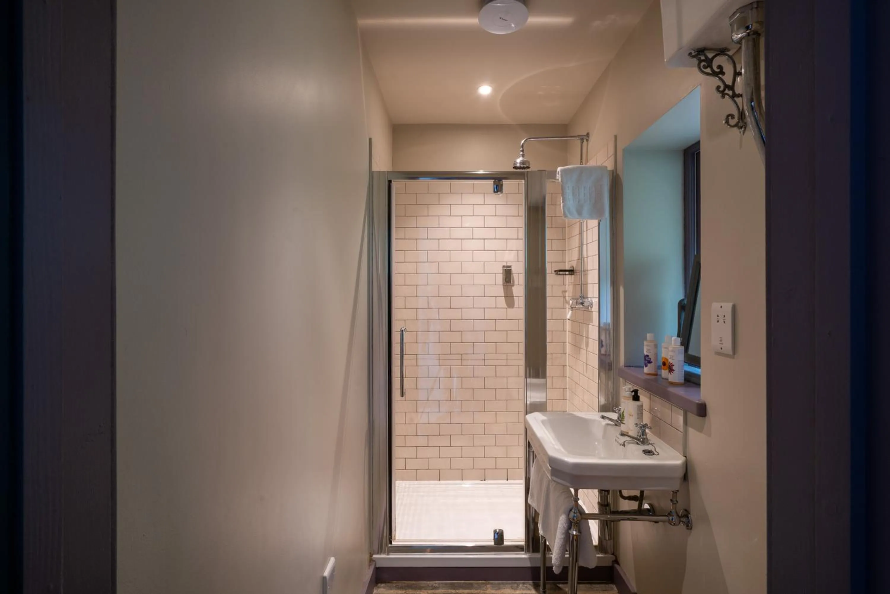 Shower in The Welldiggers Arms