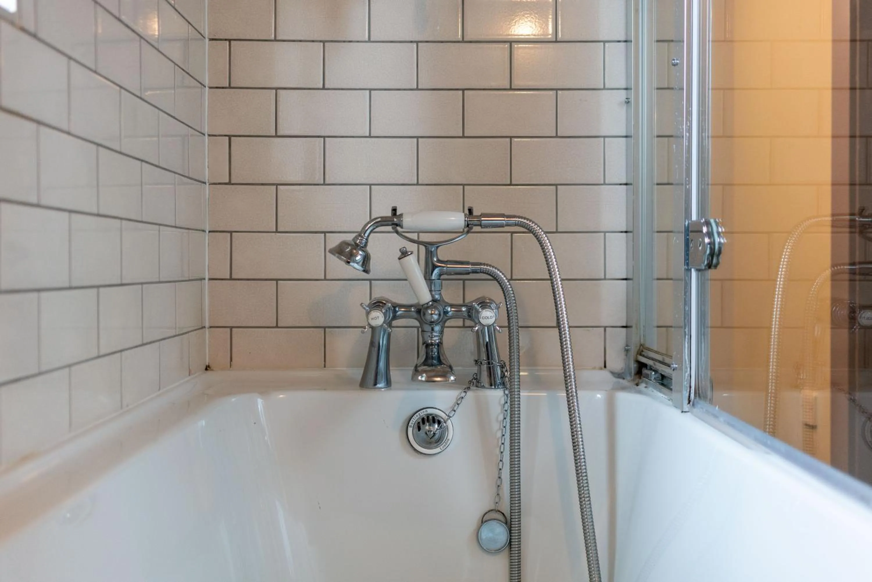 Bathroom in The Welldiggers Arms