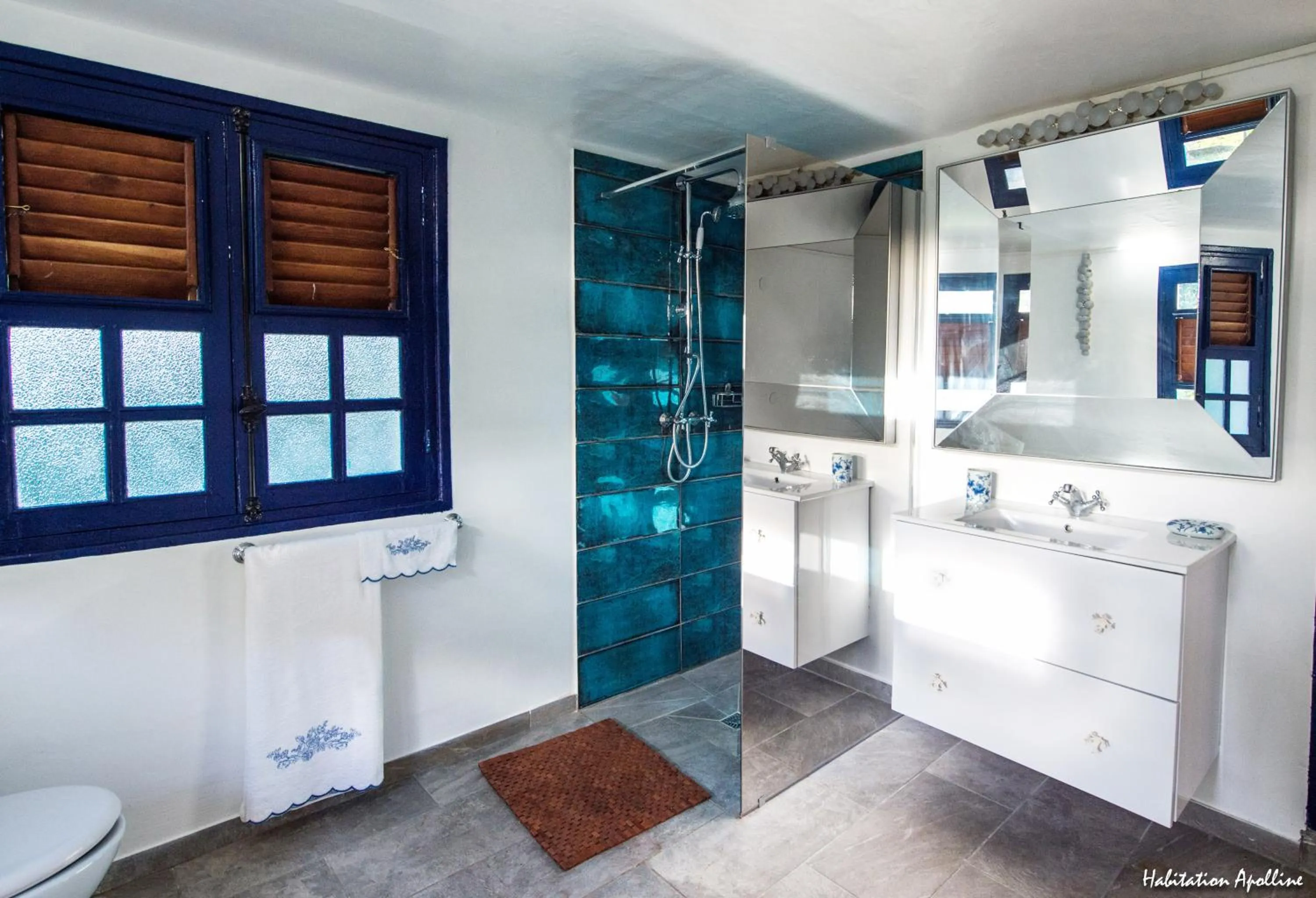 Bathroom in Apolline