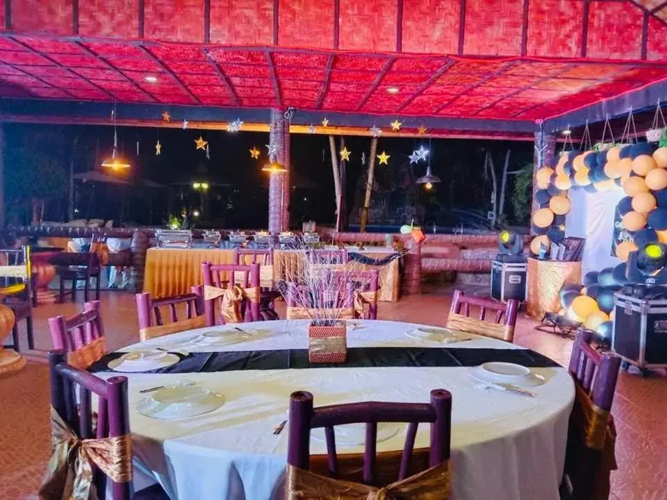 Restaurant/places to eat in Coco Grove Nature Resort Restaurant/places to eat in Coco Grove Nature Resort