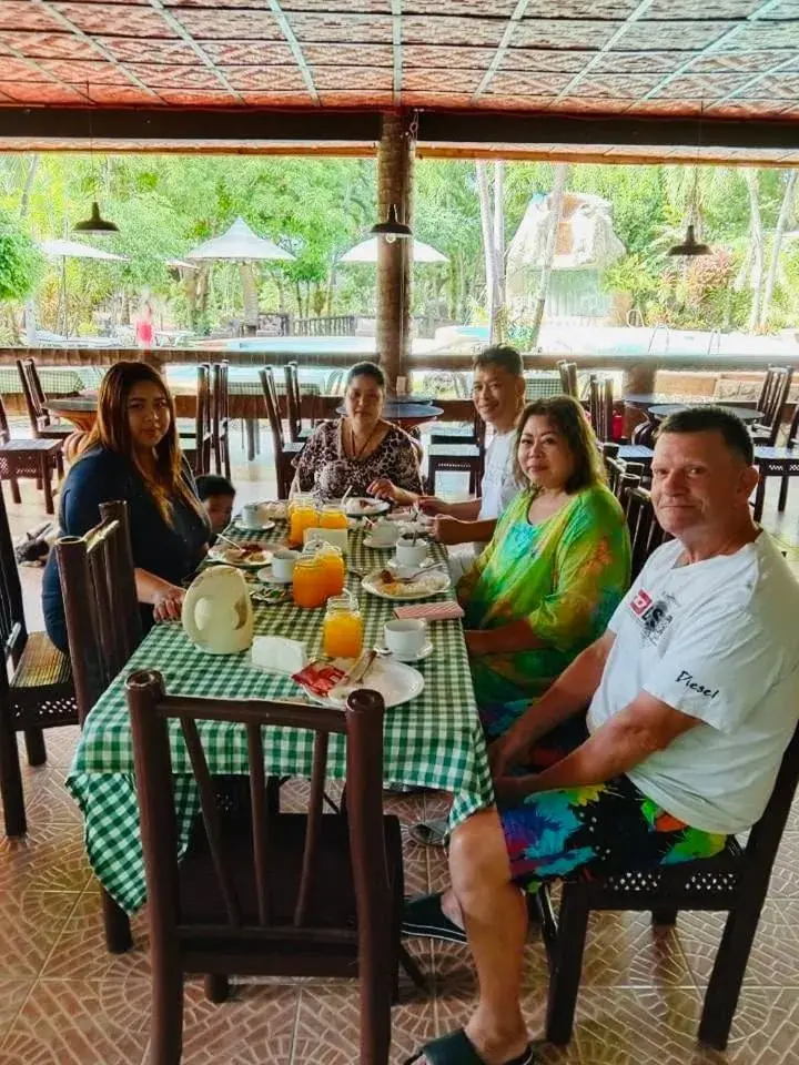 Restaurant/places to eat in Coco Grove Nature Resort Restaurant/places to eat in Coco Grove Nature Resort