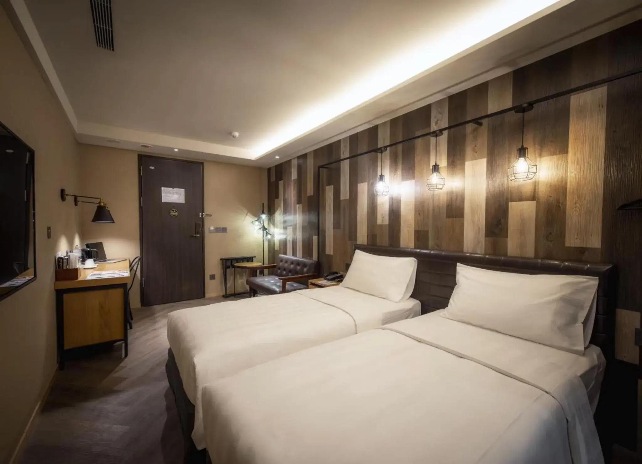 Photo of the whole room, Bed in City Suites - Beimen Photo of the whole room, Bed in City Suites - Beimen