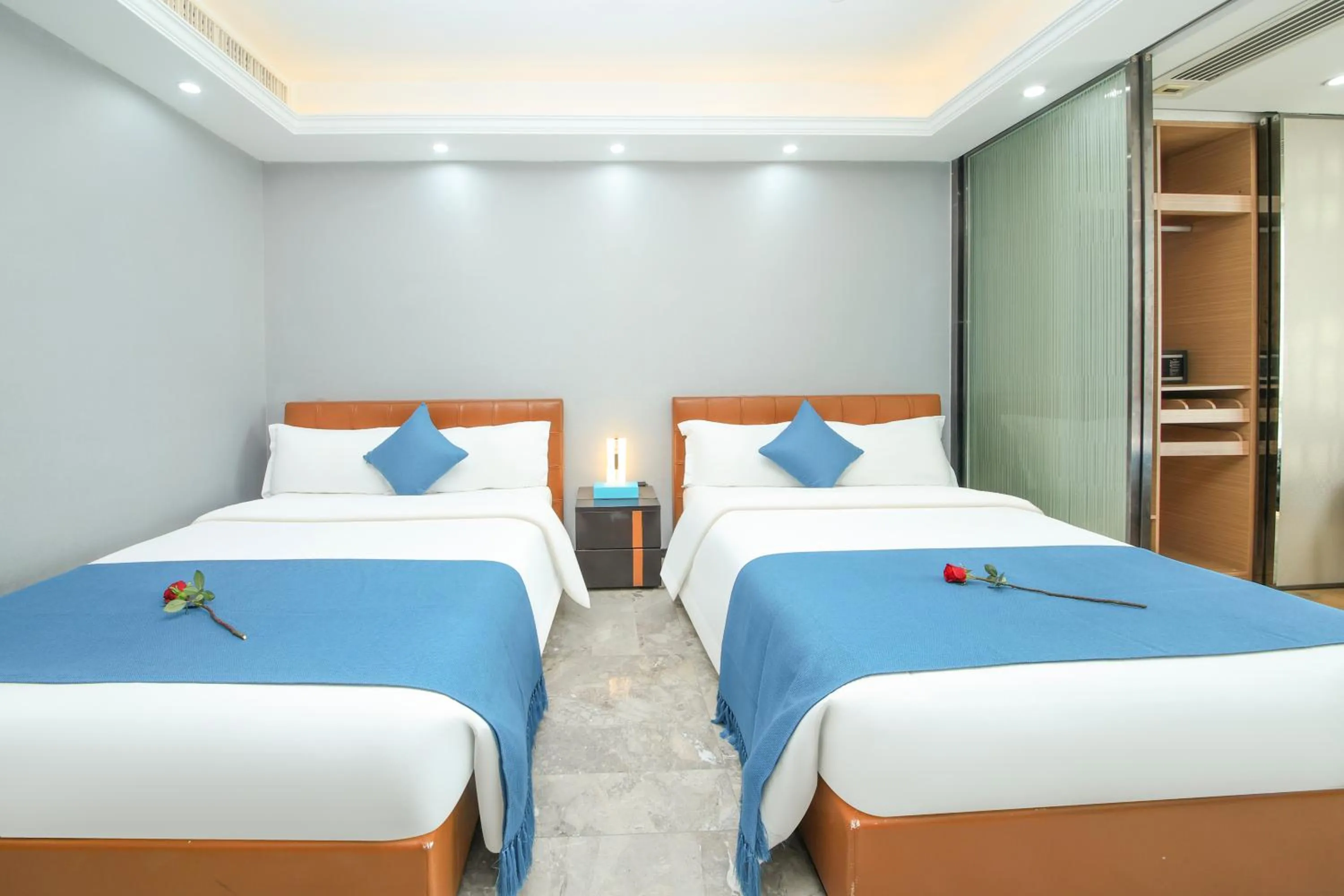 Photo of the whole room, Bed in Pengman Beijing Road A-mall Apartment
