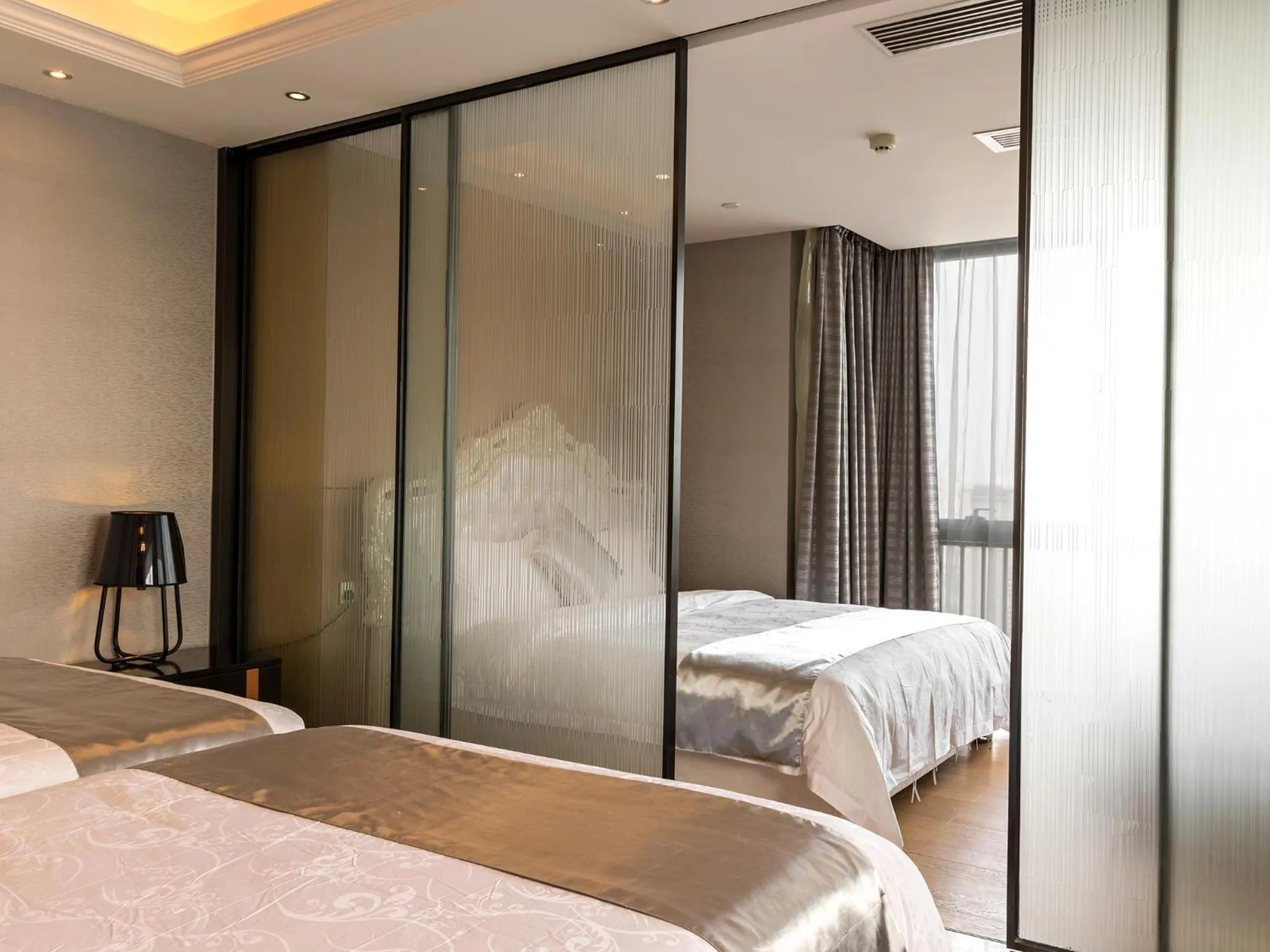 Photo of the whole room, Bed in Pengman Beijing Road A-mall Apartment