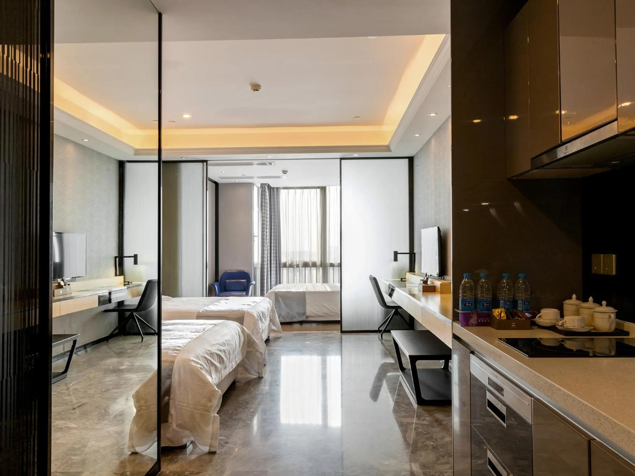 Photo of the whole room, Bed in Pengman Beijing Road A-mall Apartment