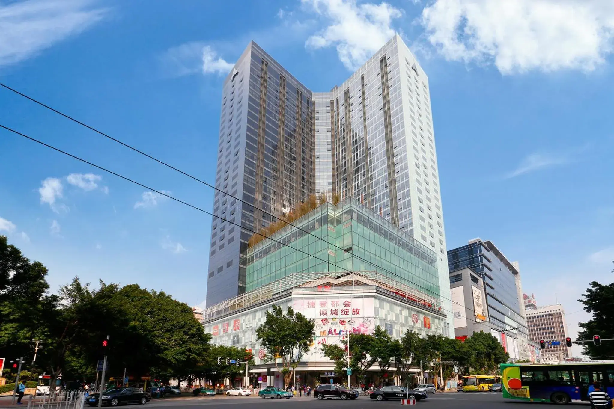 Property building in Pengman Beijing Road A-mall Apartment - Free Shuttle to Canton Fair Property building in Pengman Beijing Road A-mall Apartment - Free Shuttle to Canton Fair
