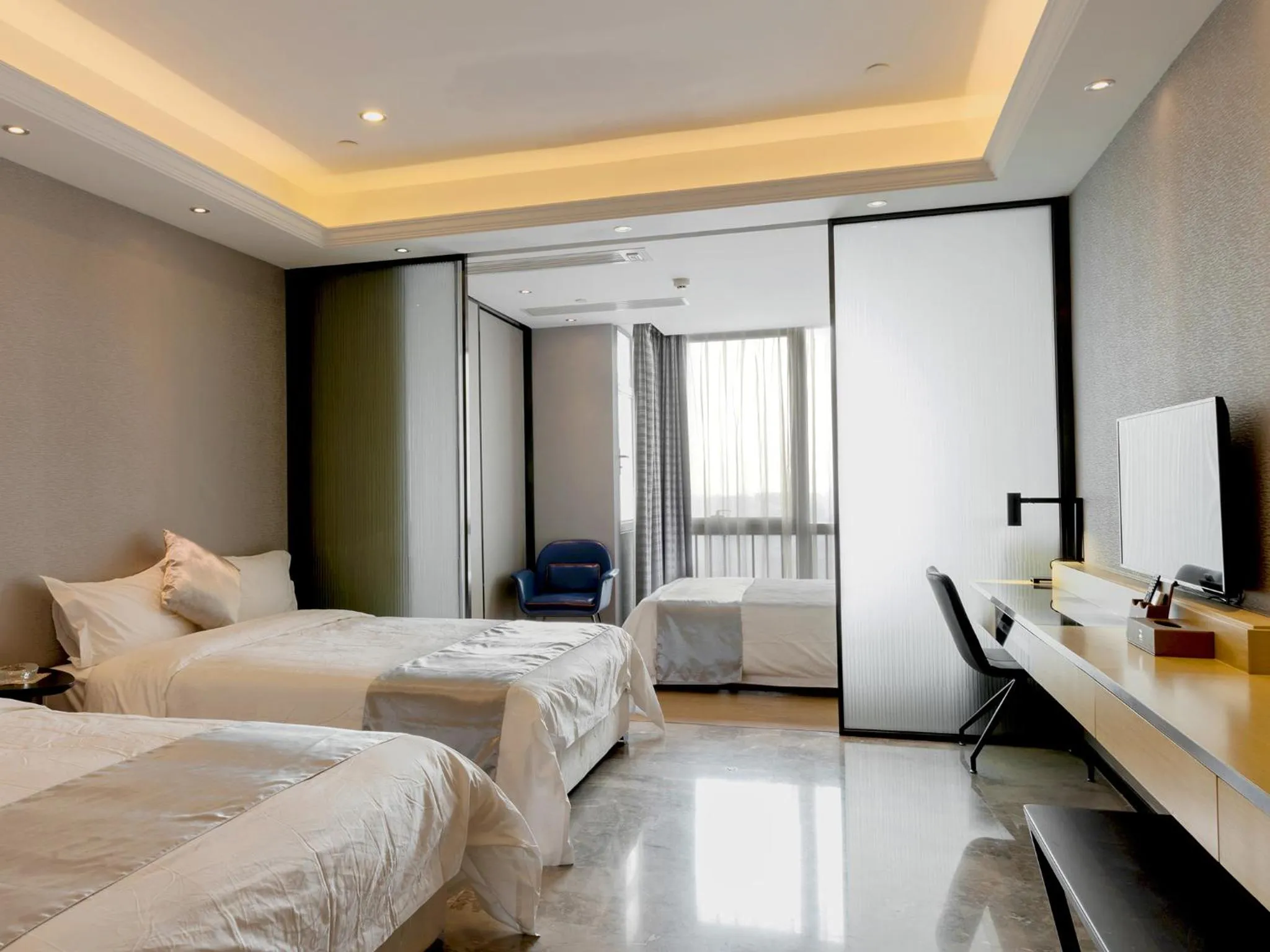 Photo of the whole room, Bed in Pengman Beijing Road A-mall Apartment