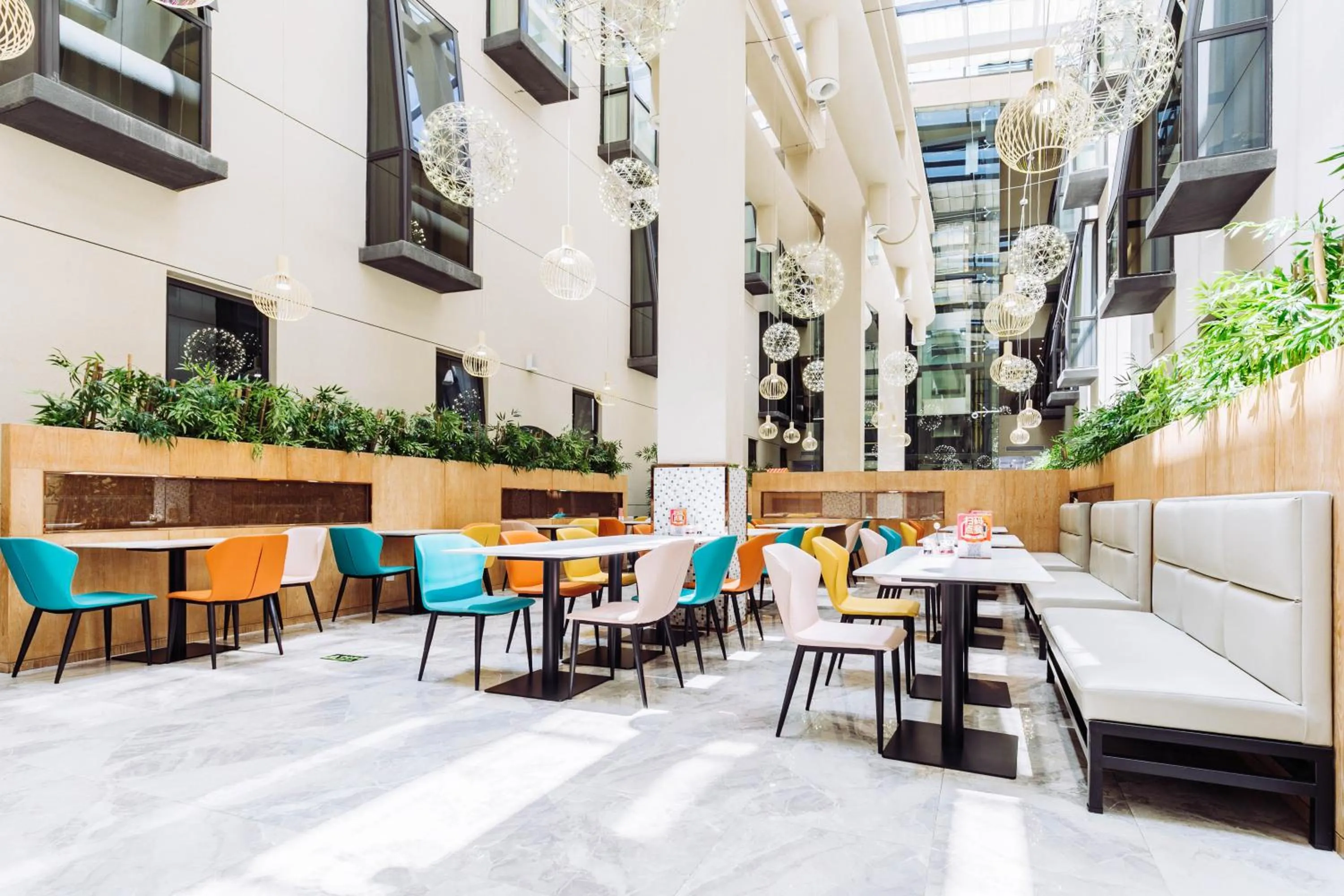 Restaurant/places to eat in Best Boutique Hotel