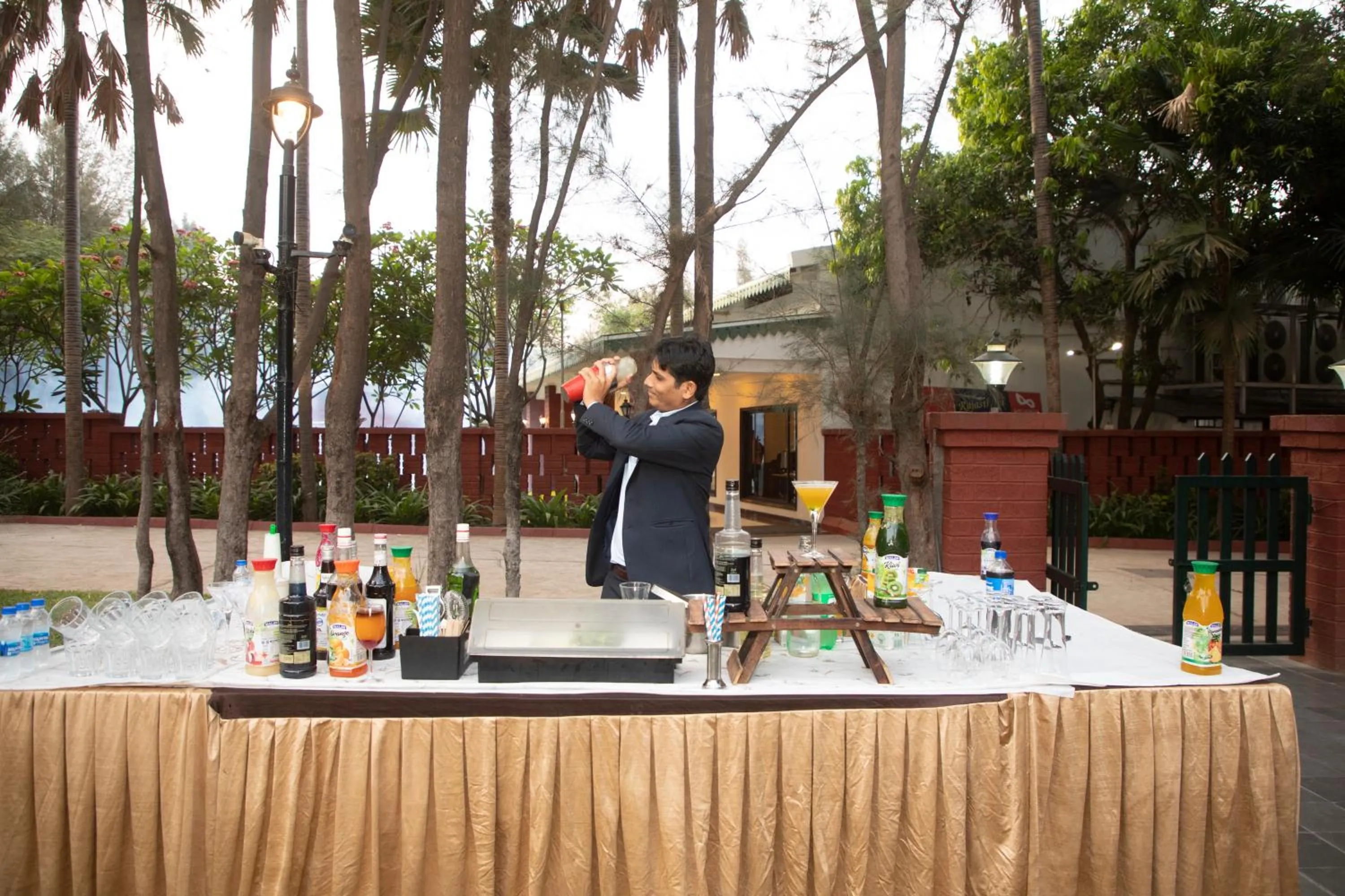 Restaurant/places to eat in The Greenfields Resort and Convention