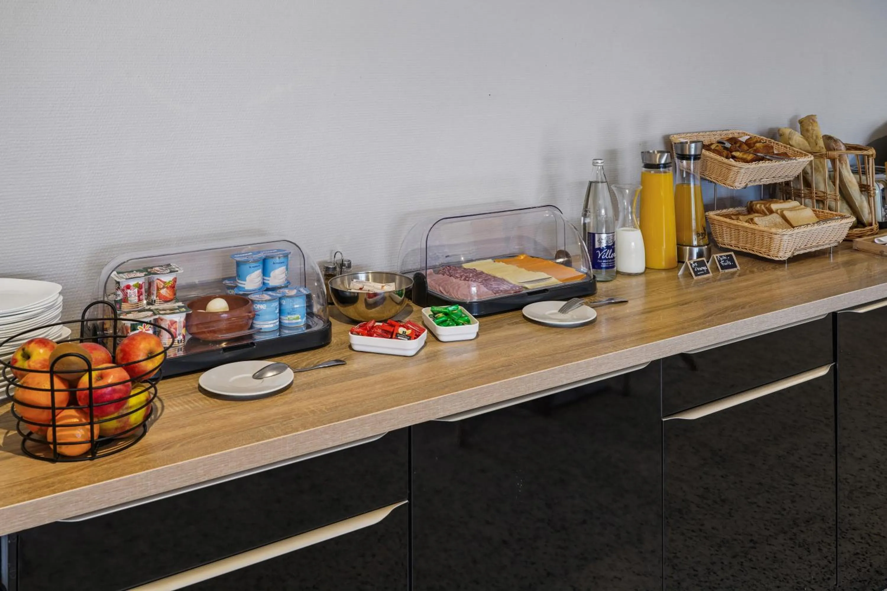 Food and drinks in Hôtel Restaurant AKENA Camiers-Le Touquet - 2 étoiles