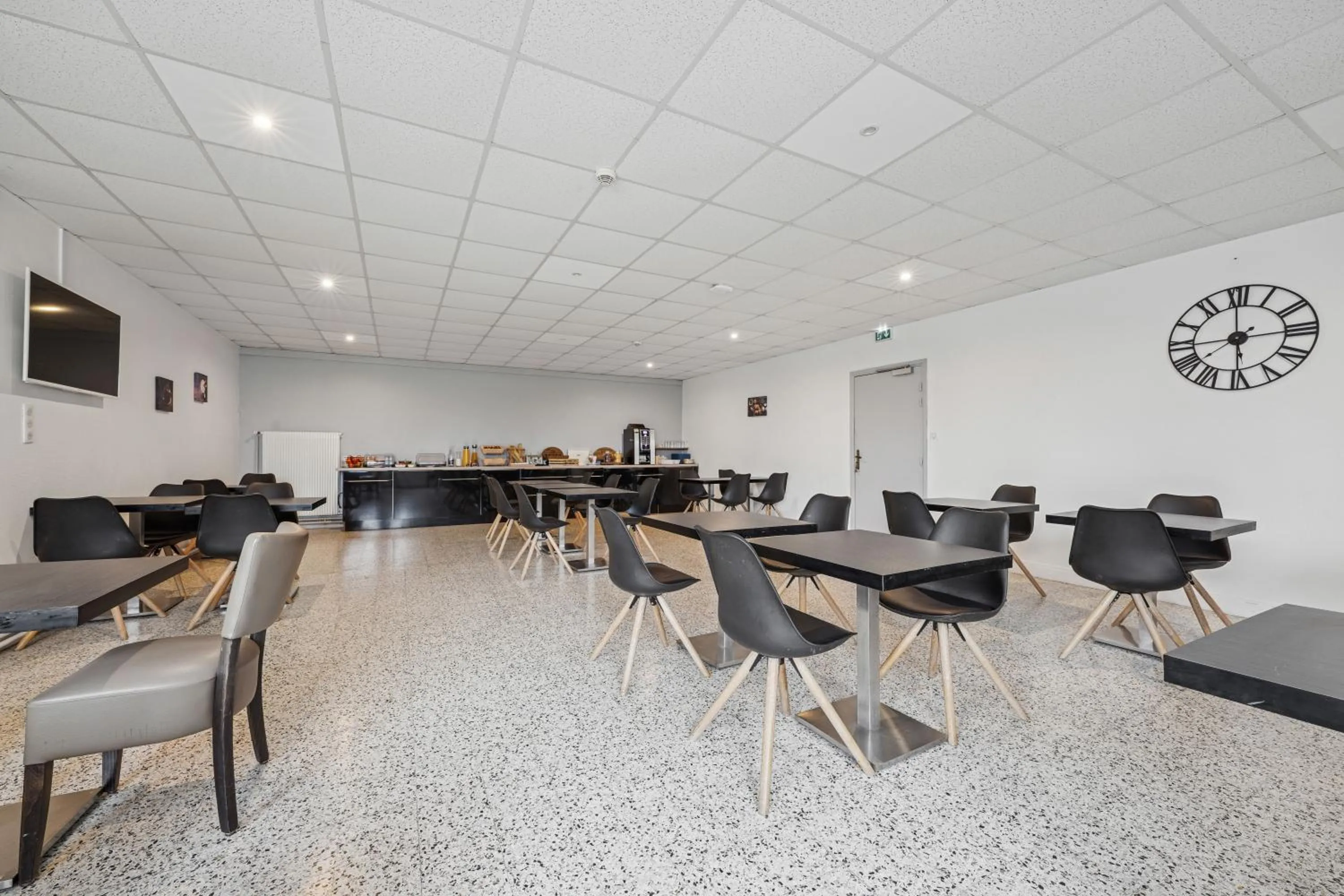 Meeting/conference room in Hôtel Restaurant AKENA Camiers-Le Touquet - 2 étoiles