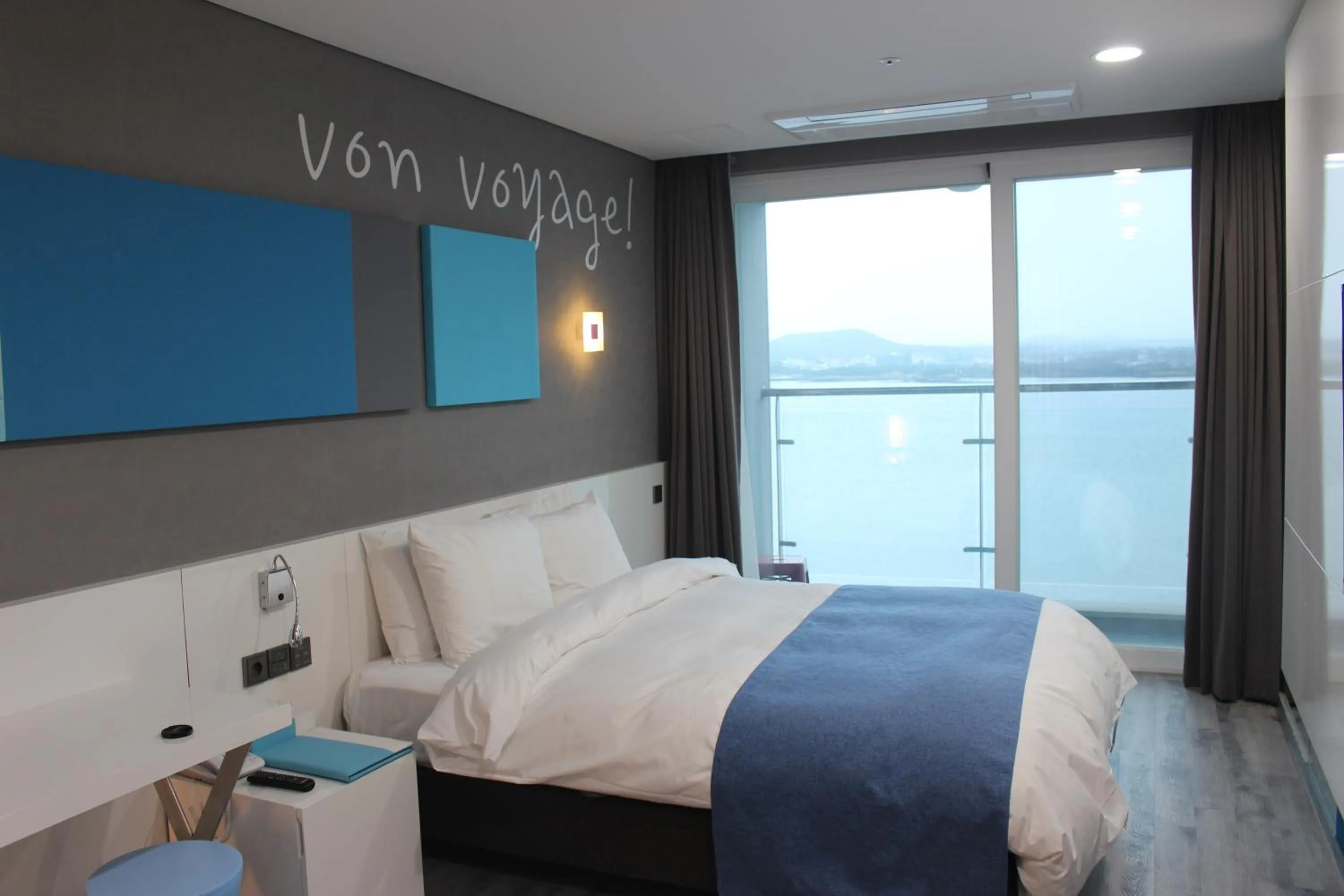 Bedroom, Bed in Co-op City Hotel Seongsan