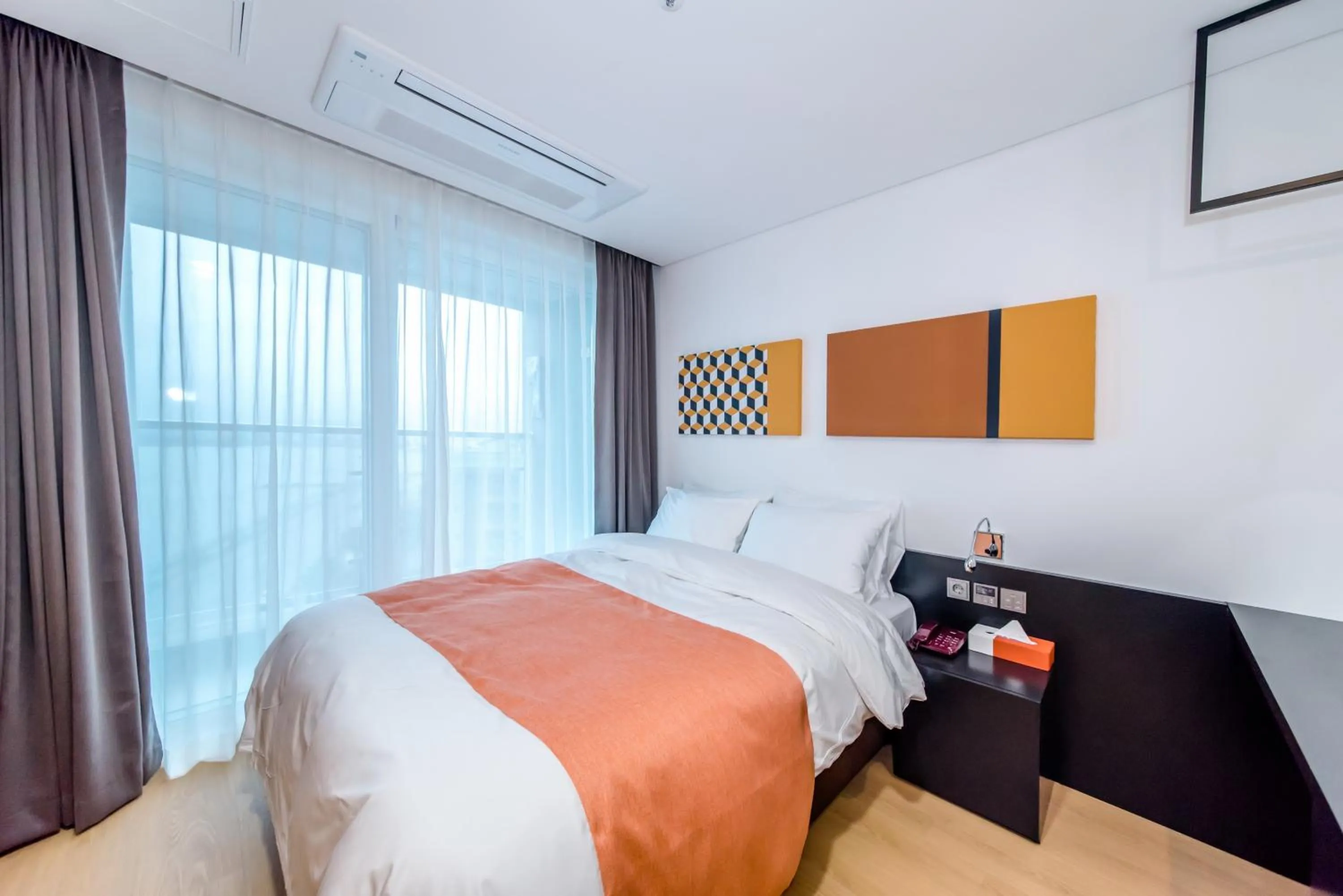 Bedroom, Bed in Co-op City Hotel Seongsan