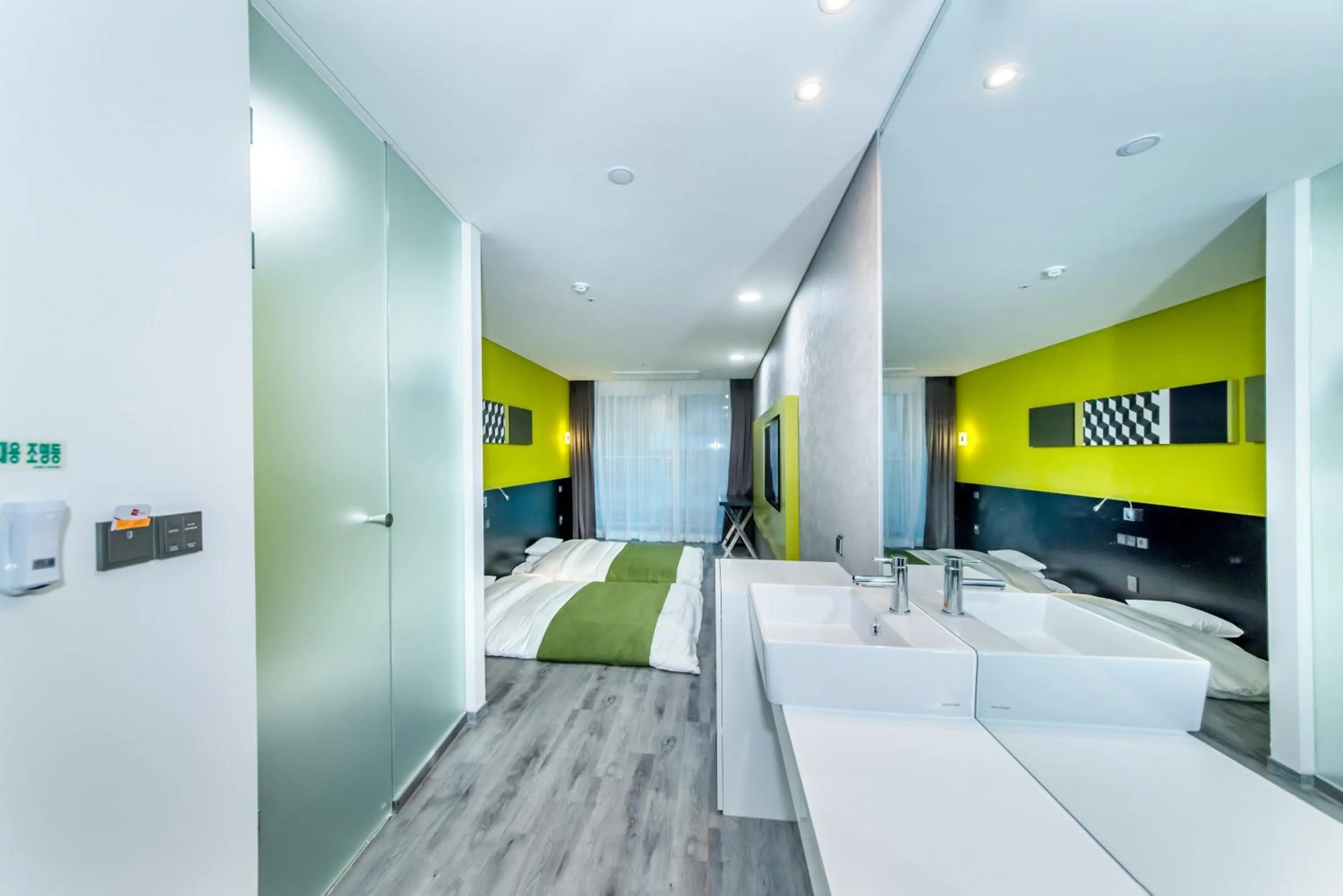 Bedroom, Bed in Co-op City Hotel Seongsan