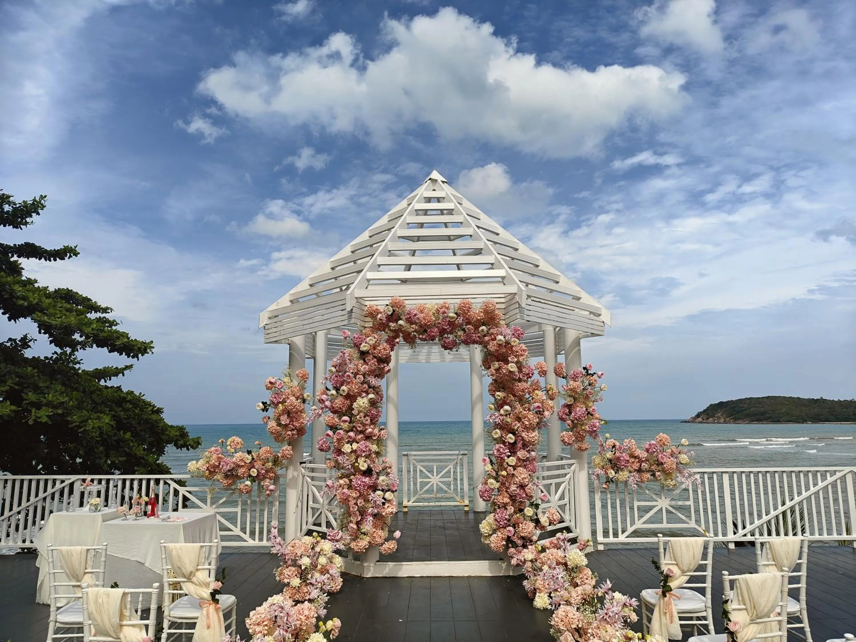 wedding in Bhundhari Resort & Villas Samui