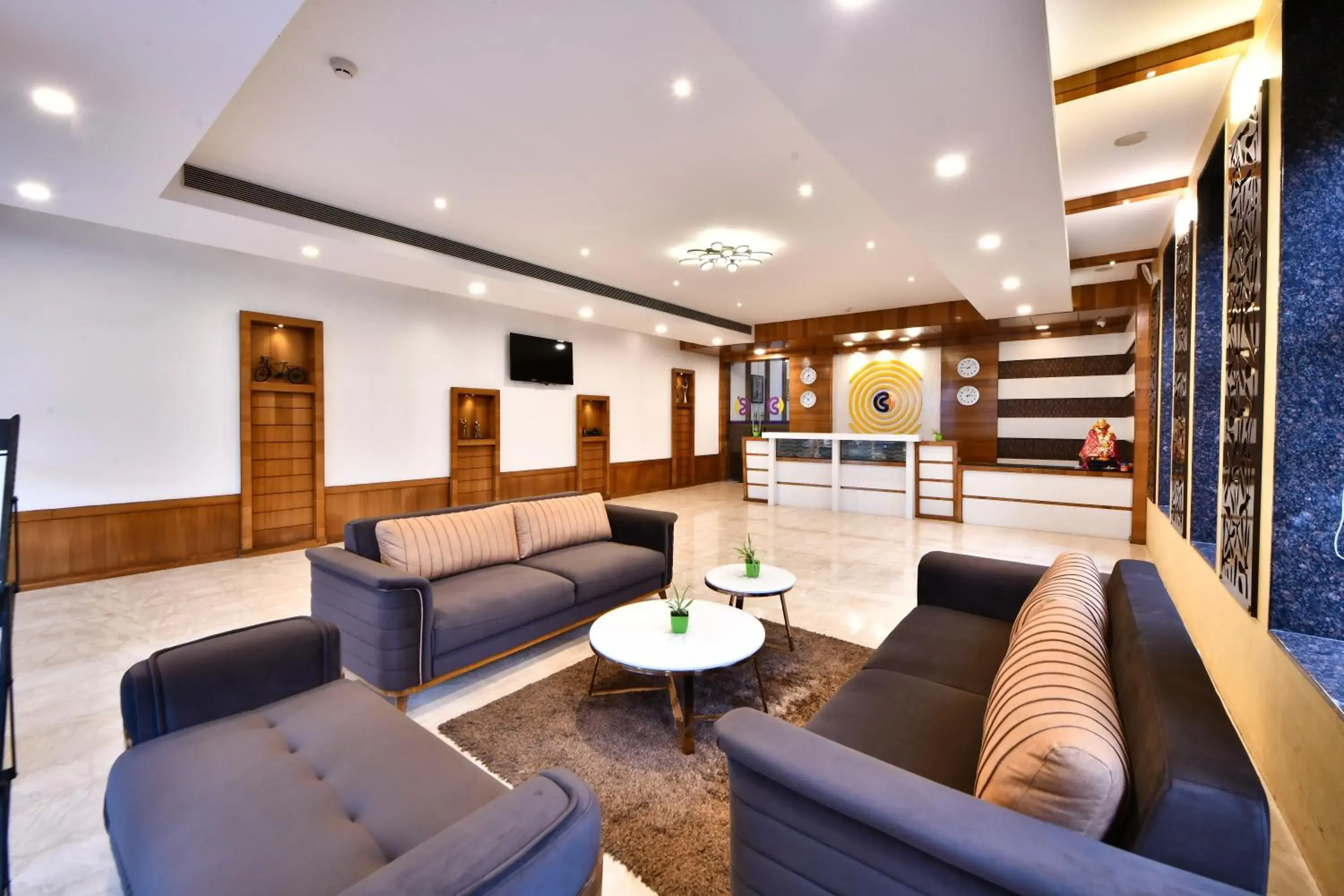Lobby or reception in Click Hotel Sagar Plaza Chakan, Pune Lobby or reception in Click Hotel Sagar Plaza Chakan, Pune