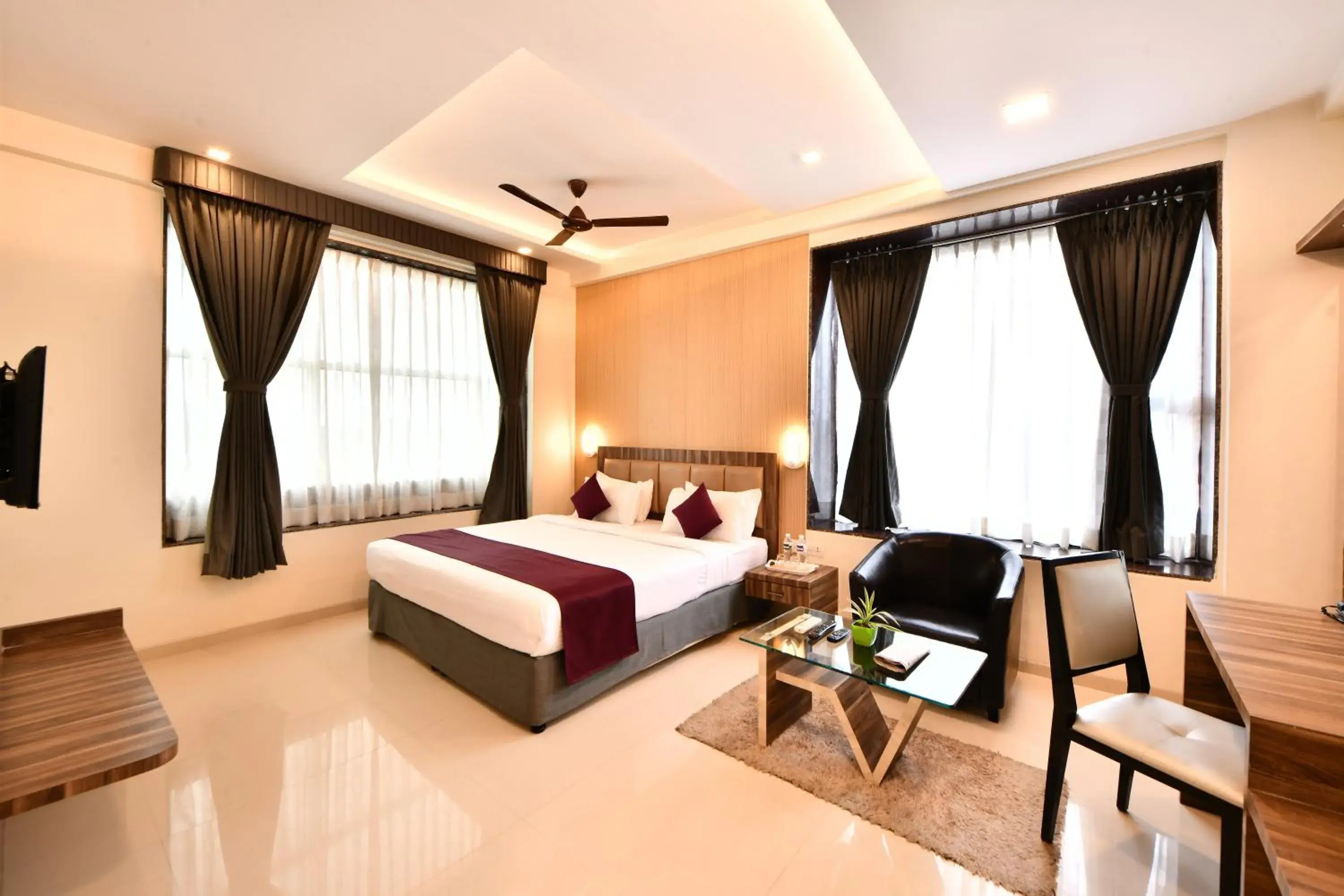 Bedroom, Bed in Click Hotel Sagar Plaza Chakan, Pune Bedroom, Bed in Click Hotel Sagar Plaza Chakan, Pune