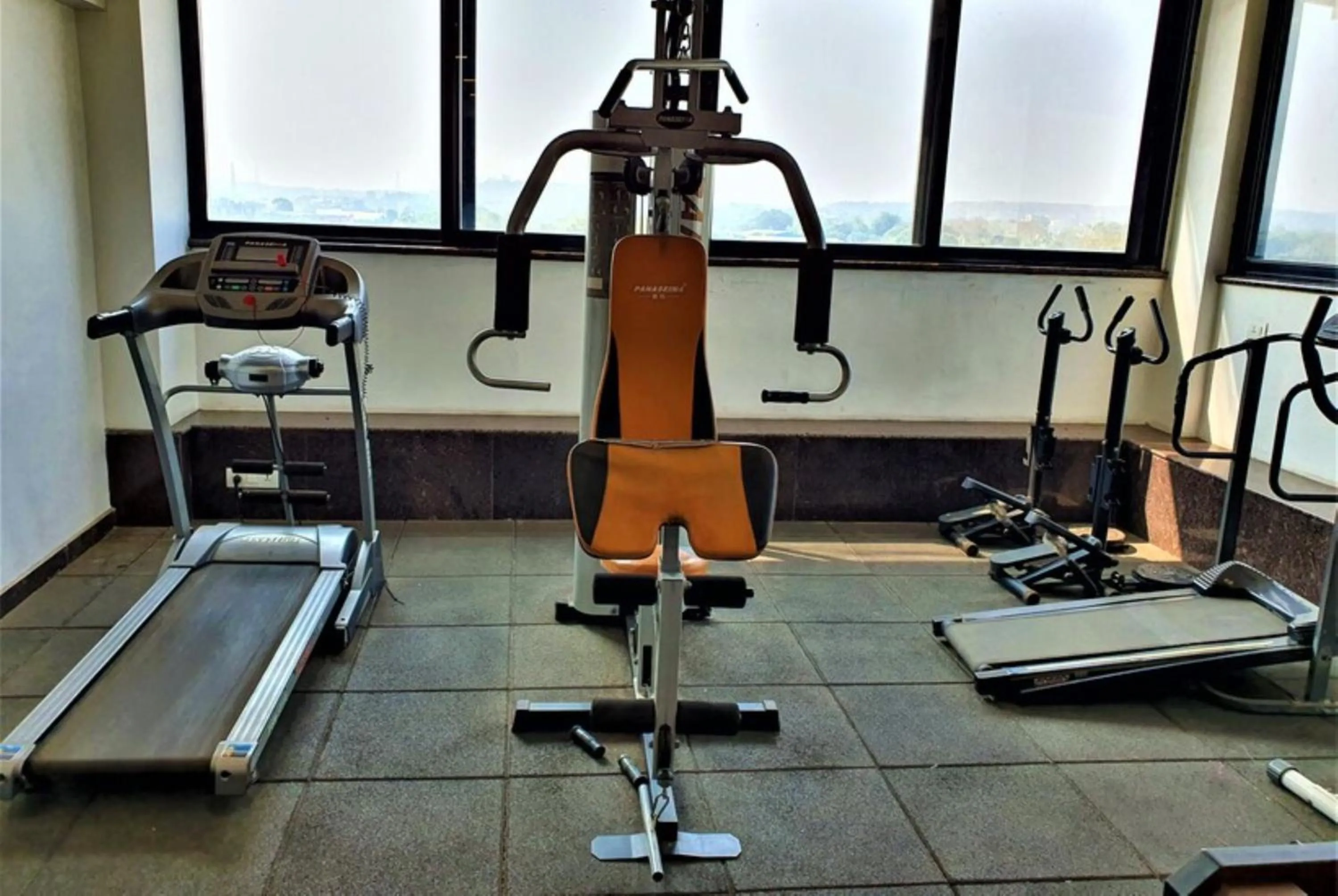 Fitness centre/facilities in Click Hotel Sagar Plaza Chakan, Pune