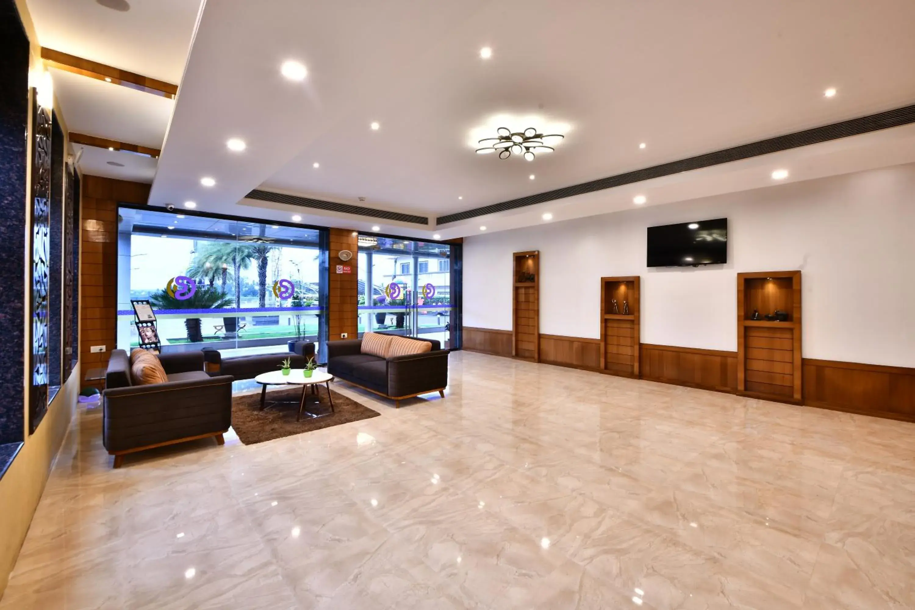 Lobby or reception in Click Hotel Sagar Plaza Chakan, Pune Lobby or reception in Click Hotel Sagar Plaza Chakan, Pune