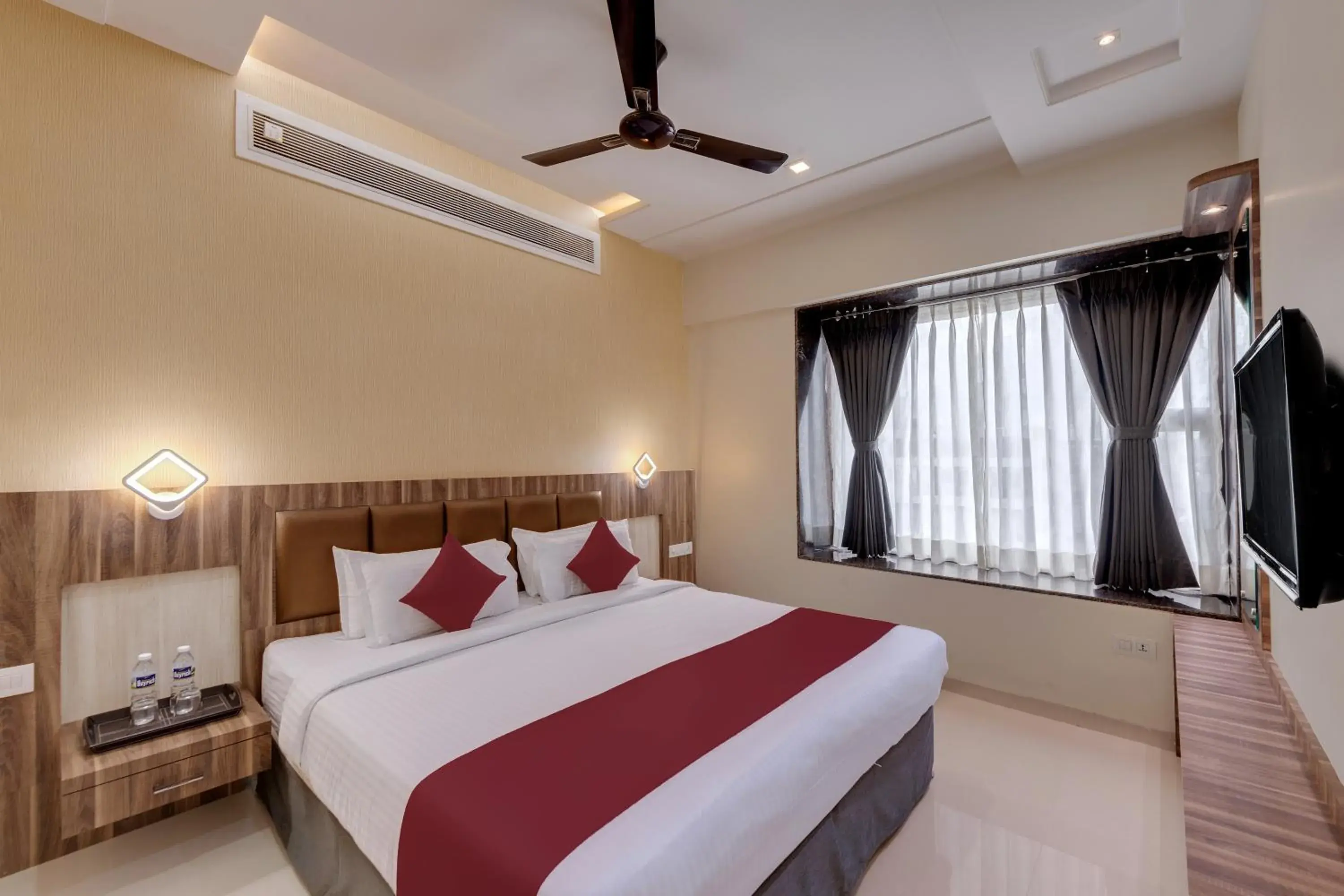 Bed in Click Hotel Sagar Plaza Chakan, Pune Bed in Click Hotel Sagar Plaza Chakan, Pune
