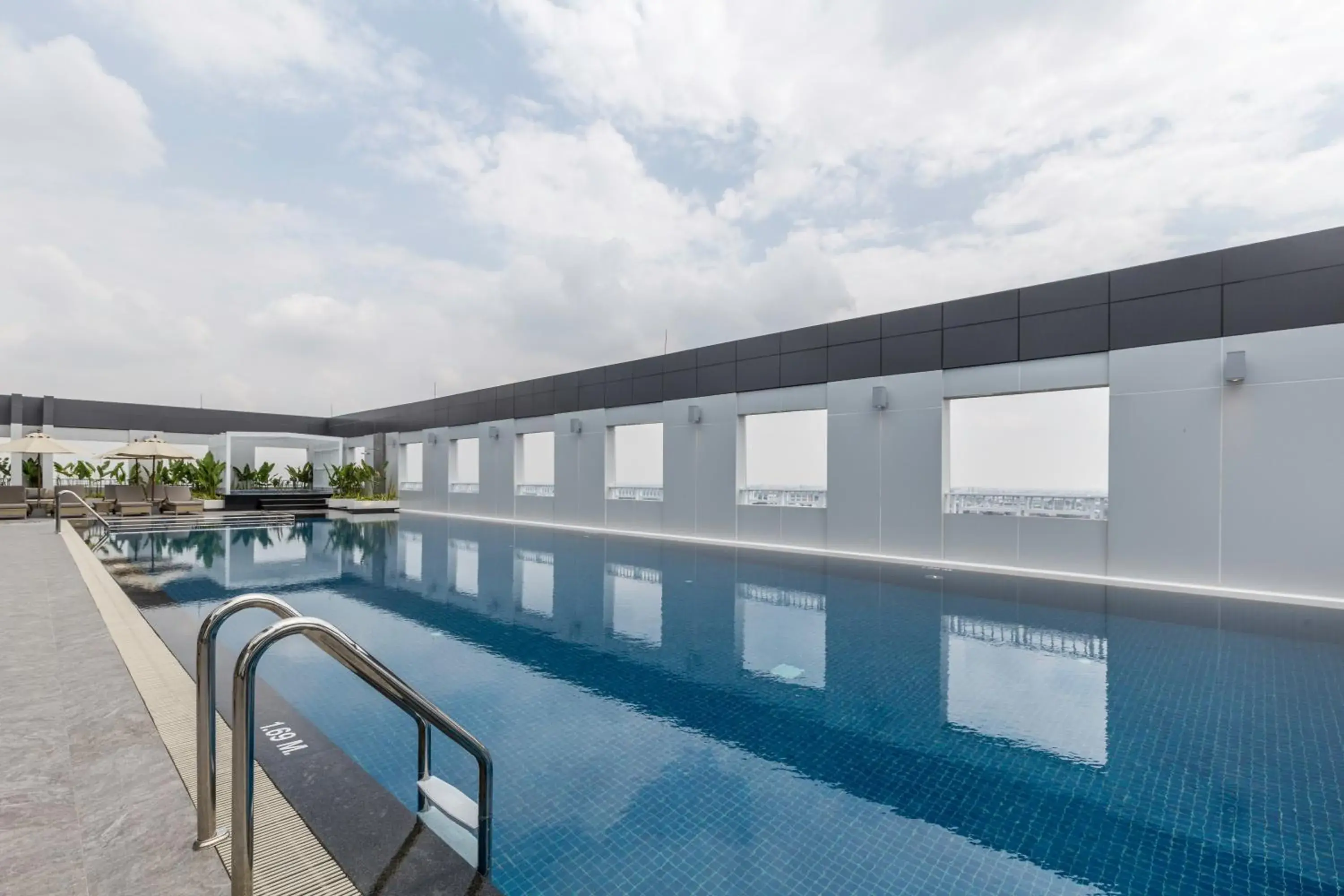 Swimming pool in Kantary Hotel Korat Swimming pool in Kantary Hotel Korat