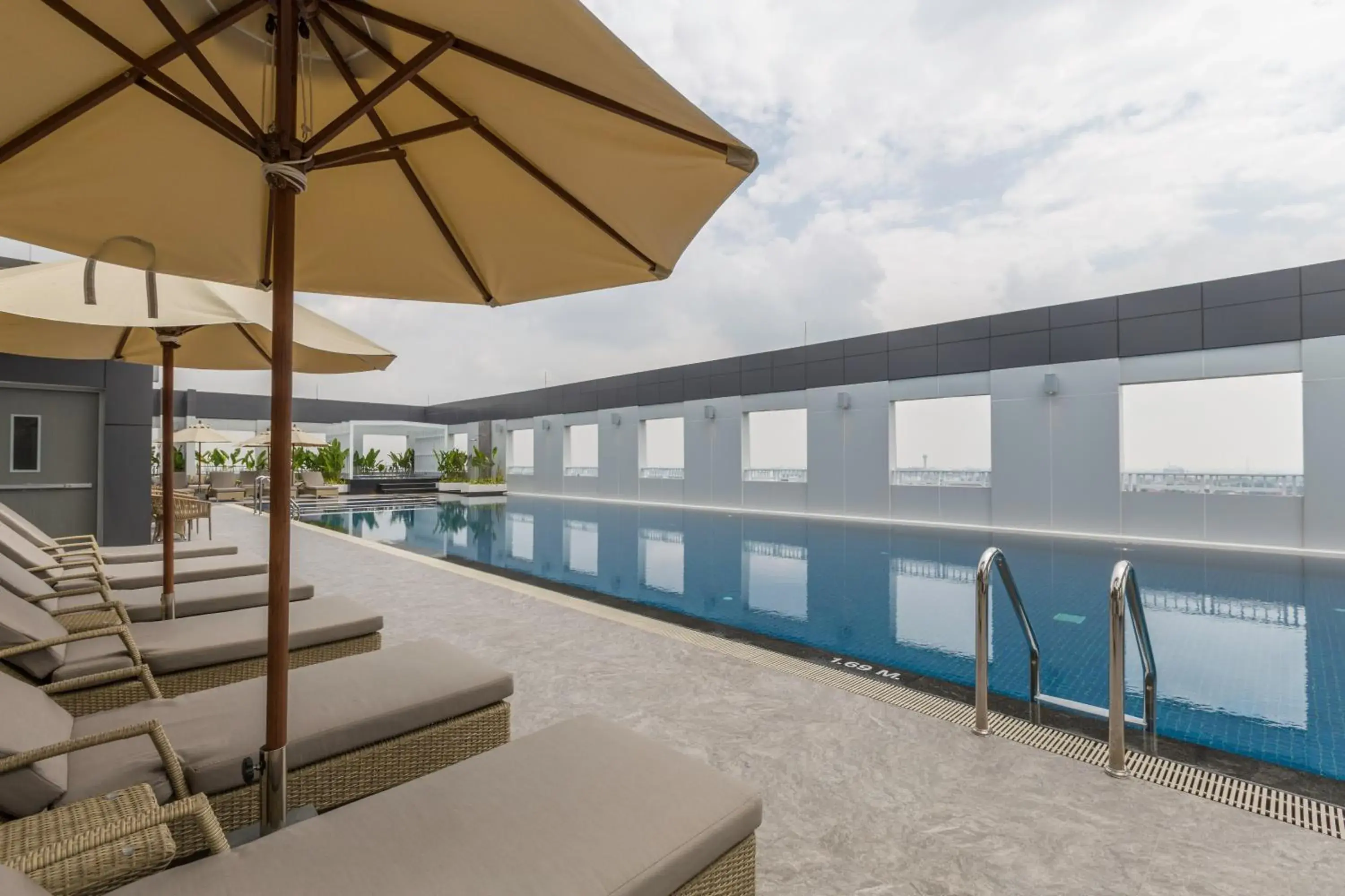 Swimming pool in Kantary Hotel Korat Swimming pool in Kantary Hotel Korat