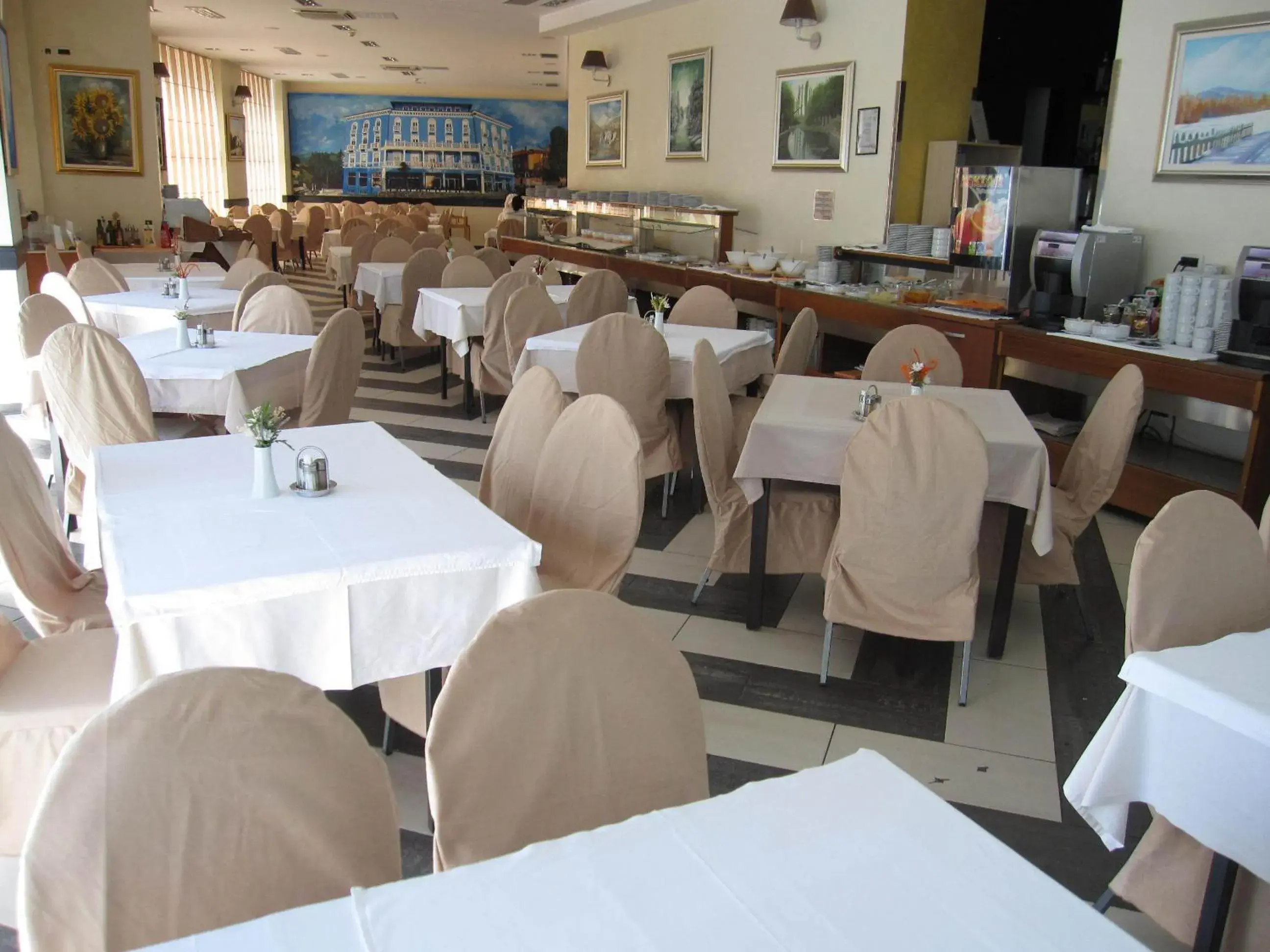 Restaurant/places to eat in Hotel Park Restaurant/places to eat in Hotel Park