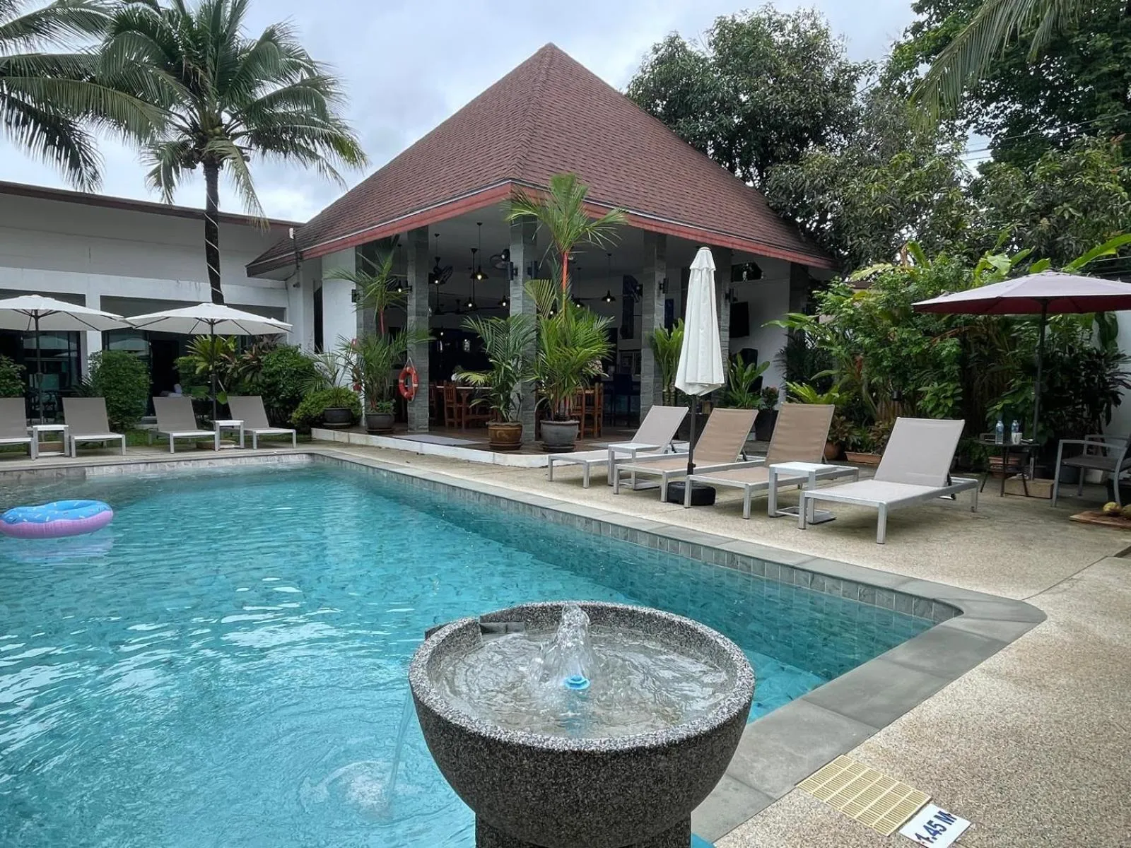 Restaurant/places to eat in Lotus Bleu Resort & Restaurant