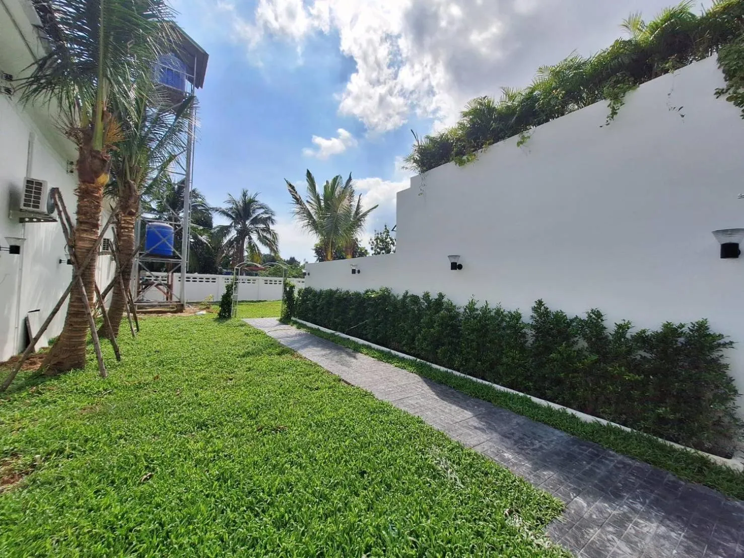 Lotus Bleu Resort & Restaurant