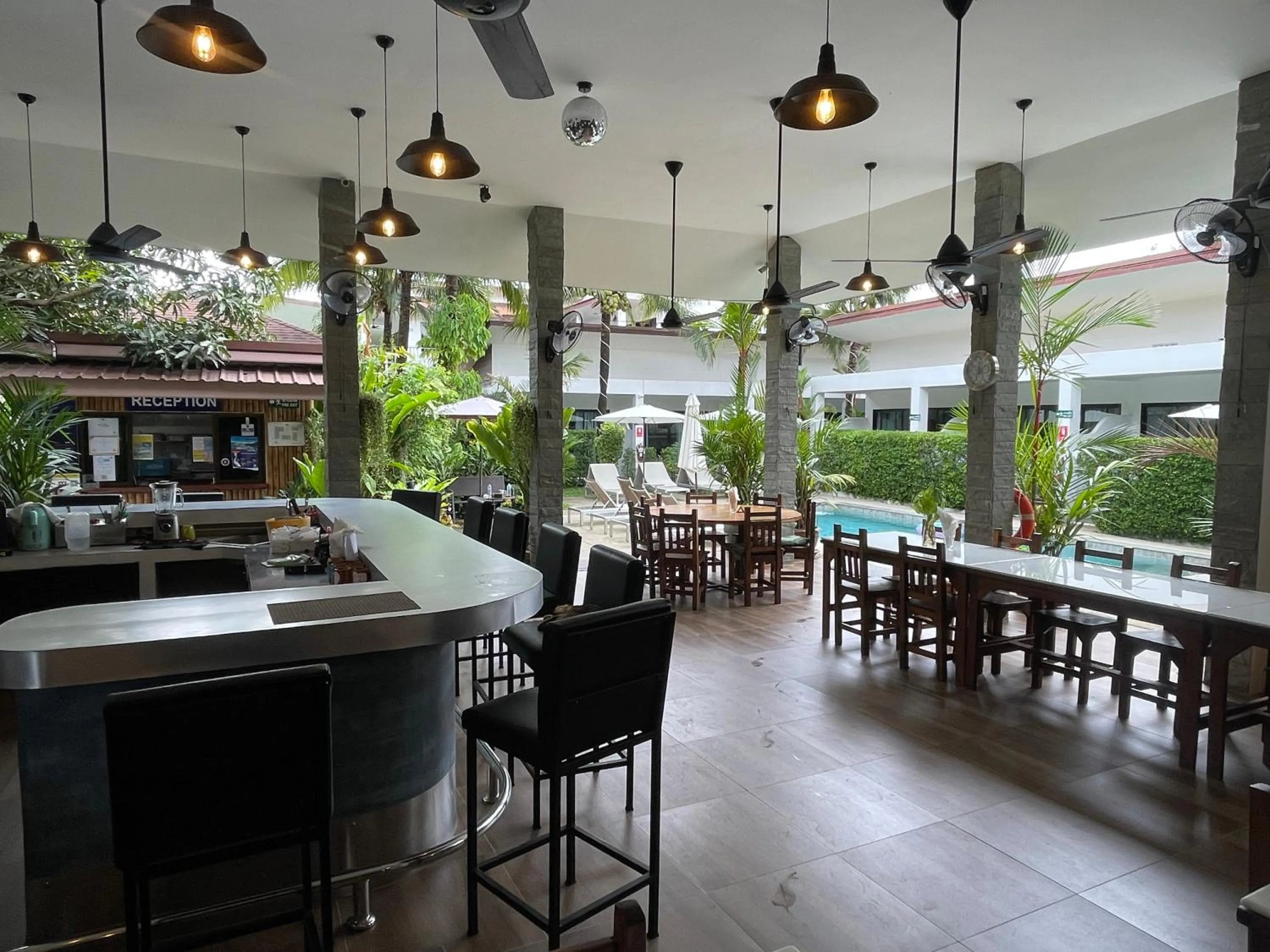 Restaurant/places to eat in Lotus Bleu Resort & Restaurant