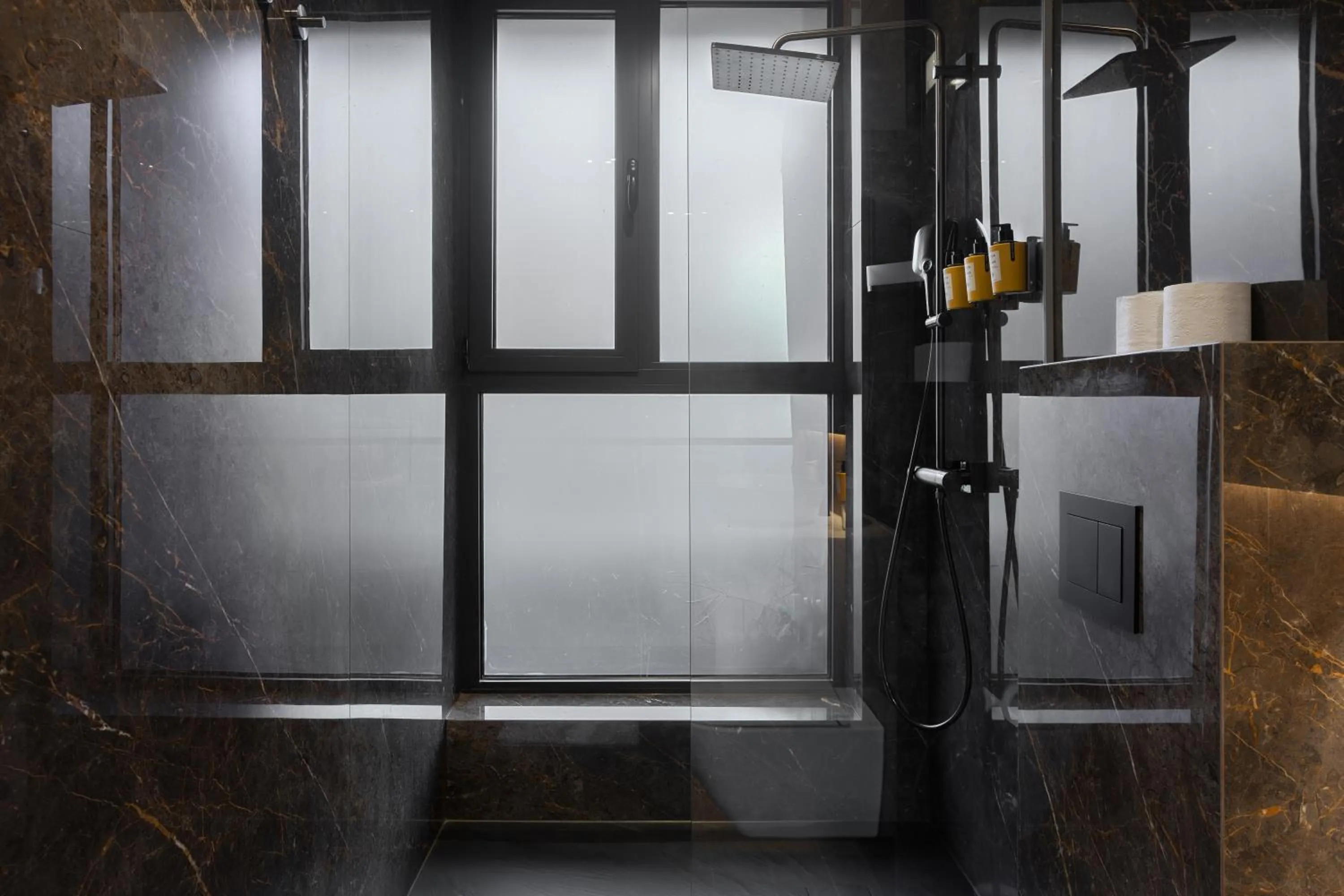 Shower in Apeiro City Avant-garde Hotel