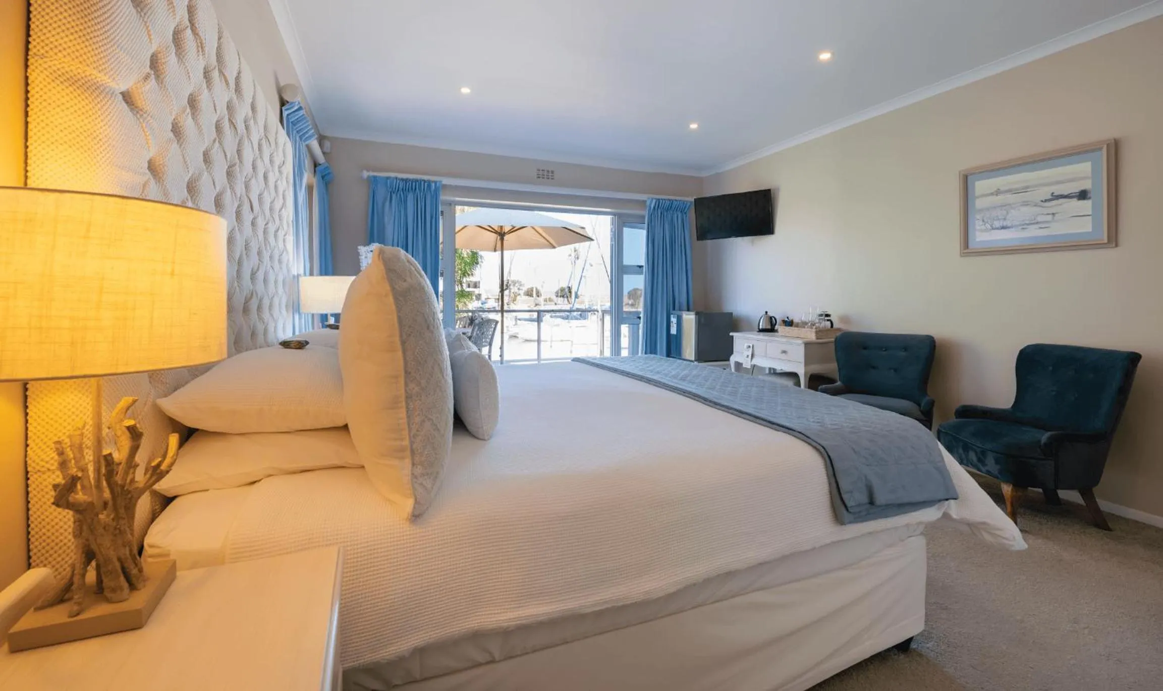 Bed in Russells on the Port