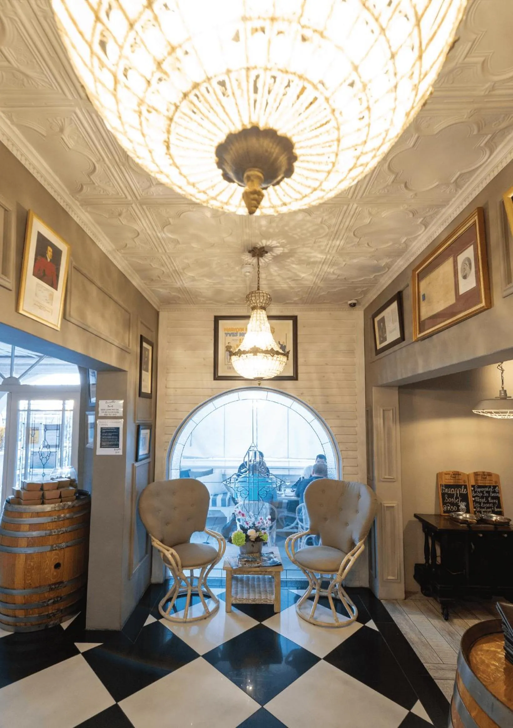 Restaurant/places to eat in Russells on the Port