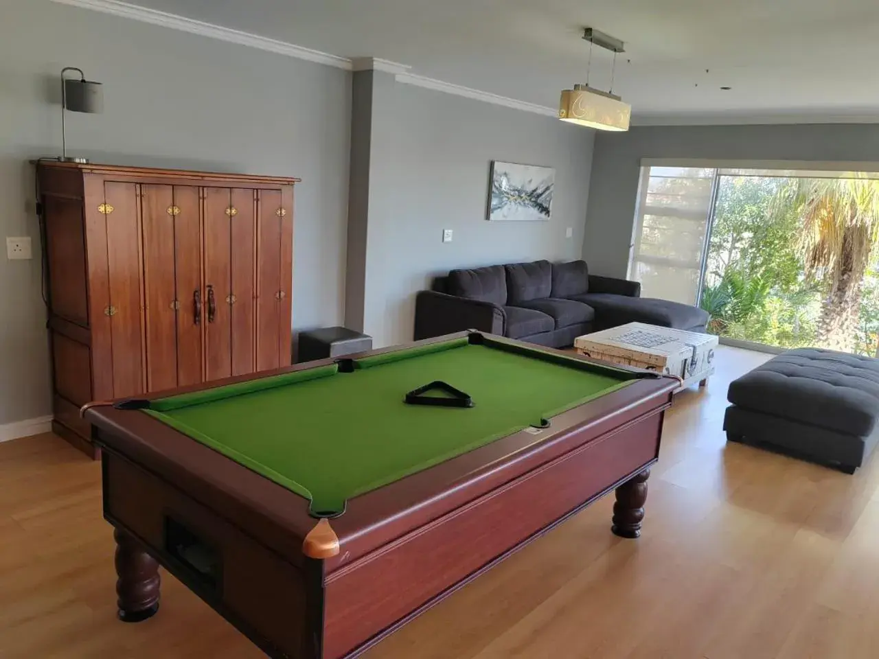 Three-Bedroom House in Russells on the Port Three-Bedroom House in Russells on the Port