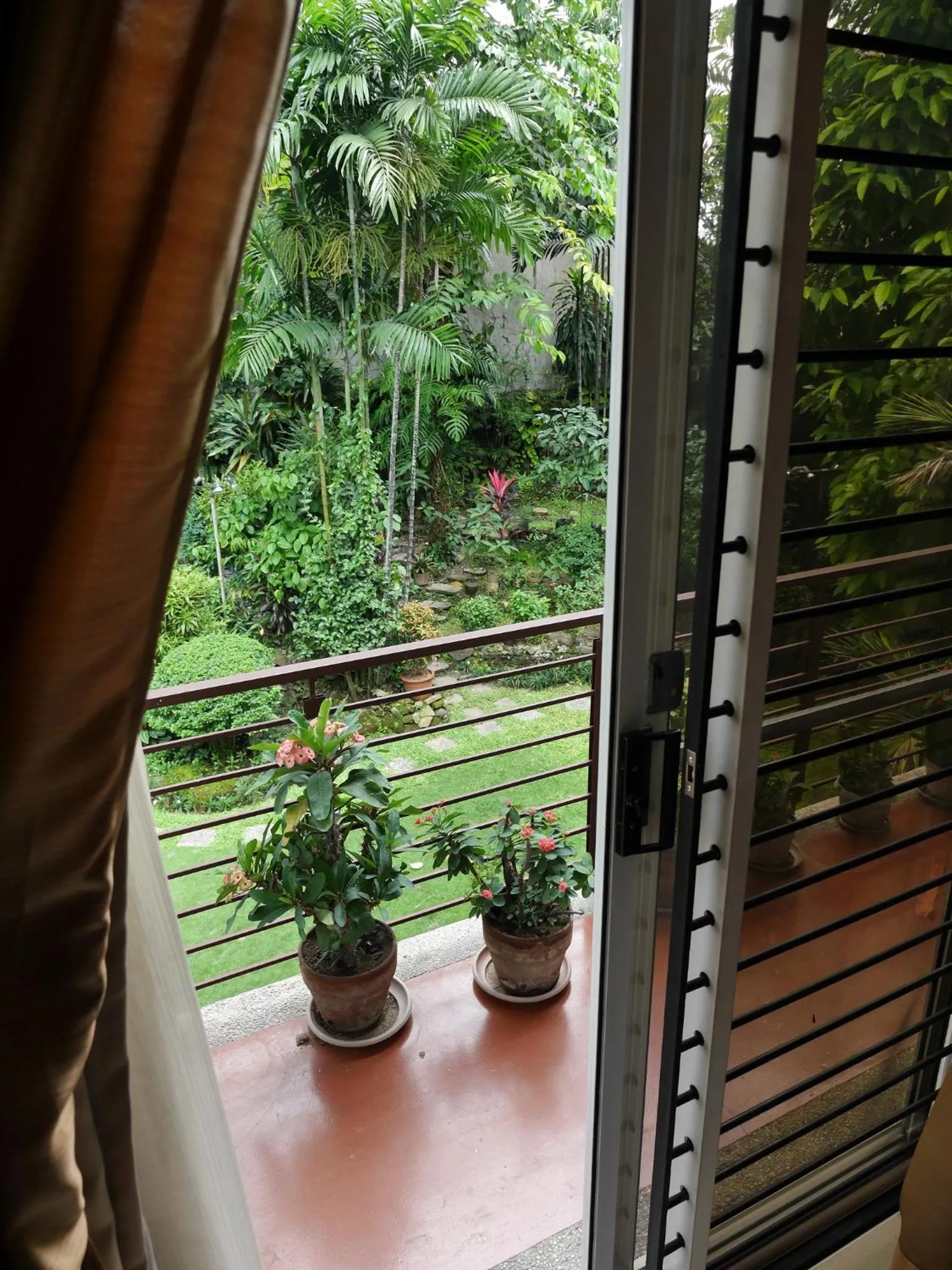 Balcony/Terrace in New Manila Suites