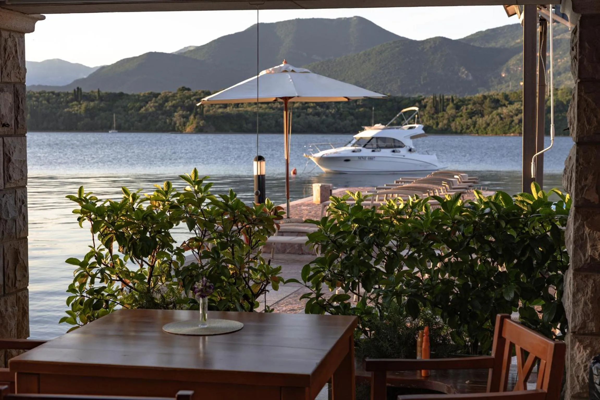 Restaurant/places to eat in Apart-hotel Villa Lav