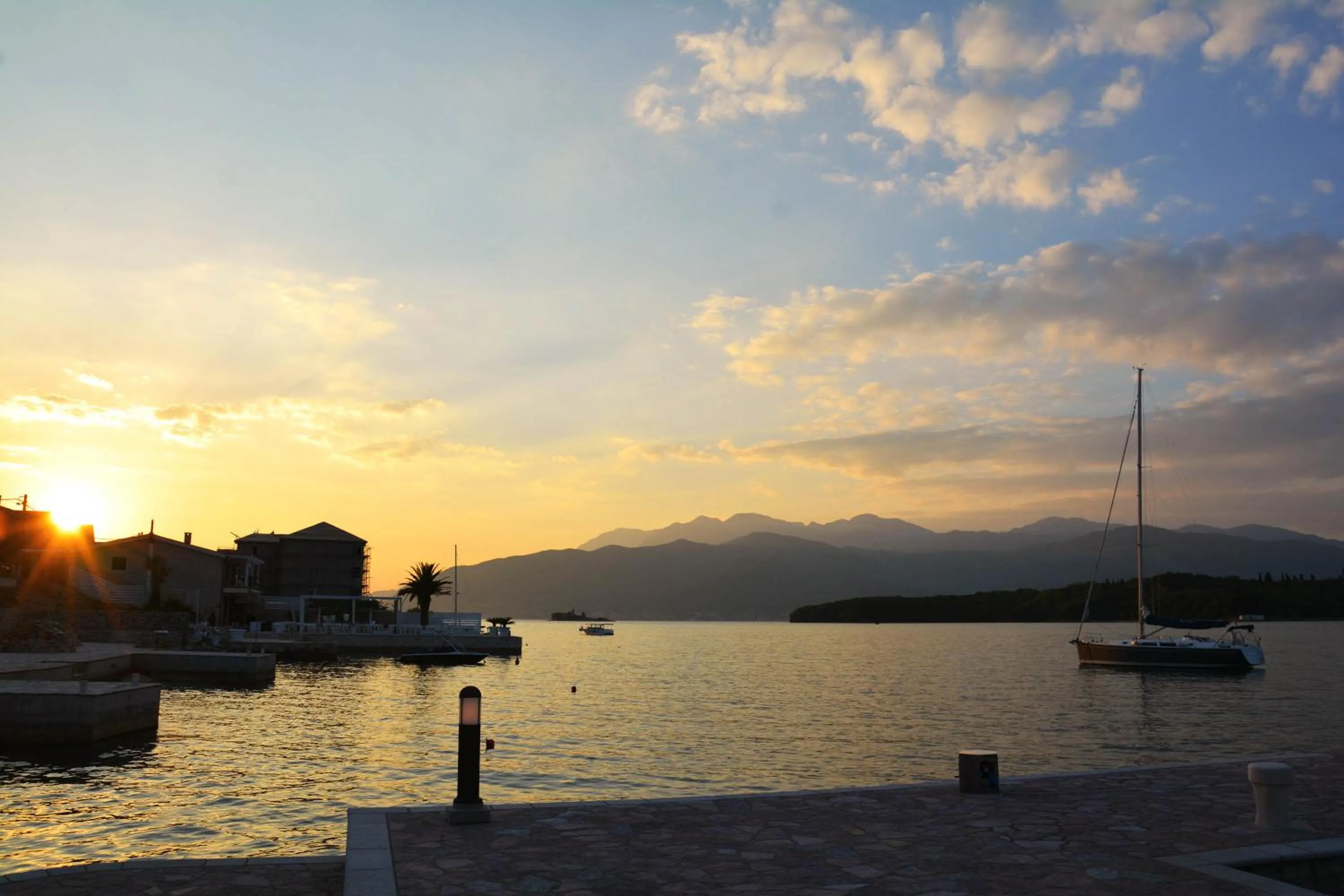 Family Room with Side Sea View in Apart-hotel Villa Lav