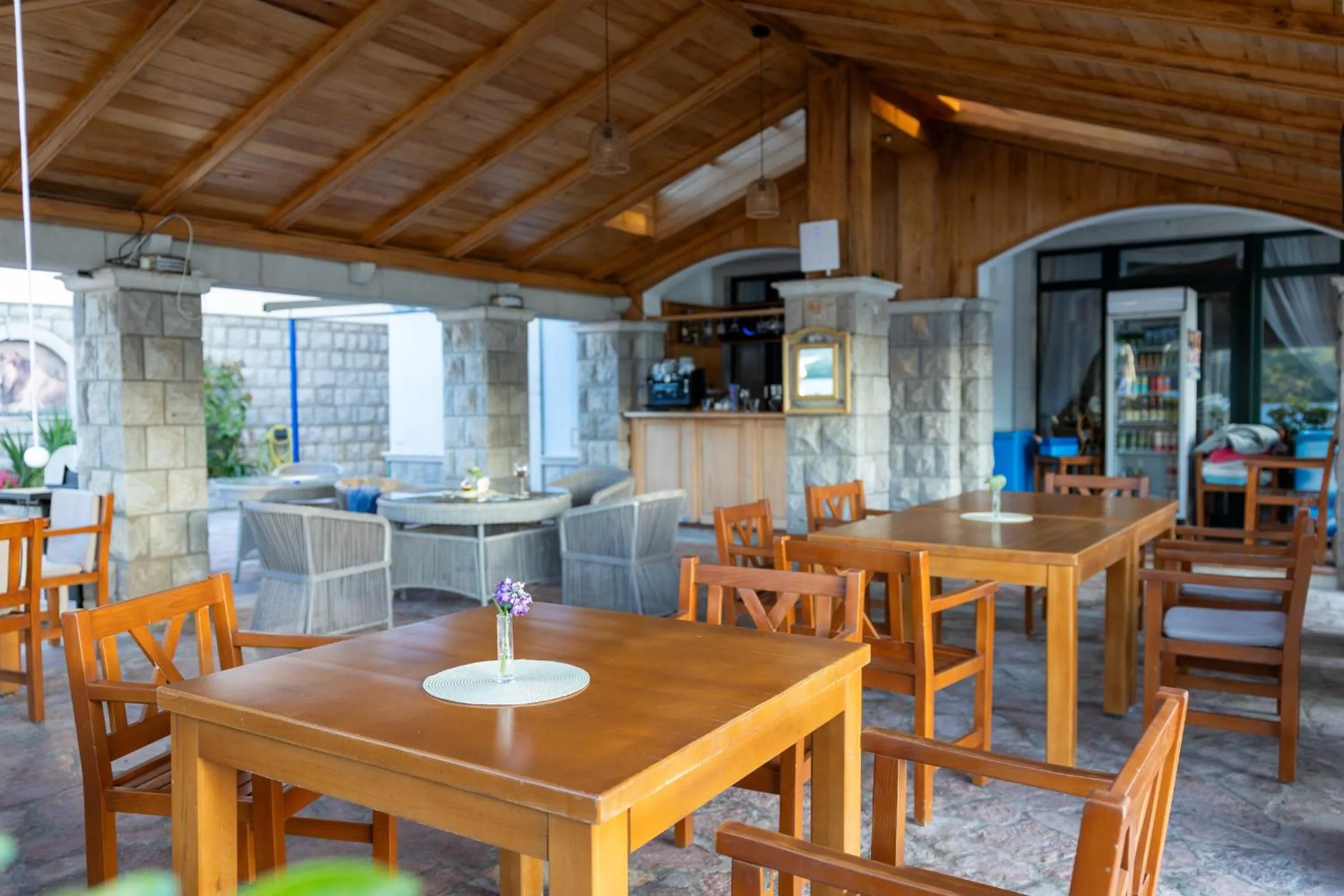 Restaurant/places to eat in Apart-hotel Villa Lav