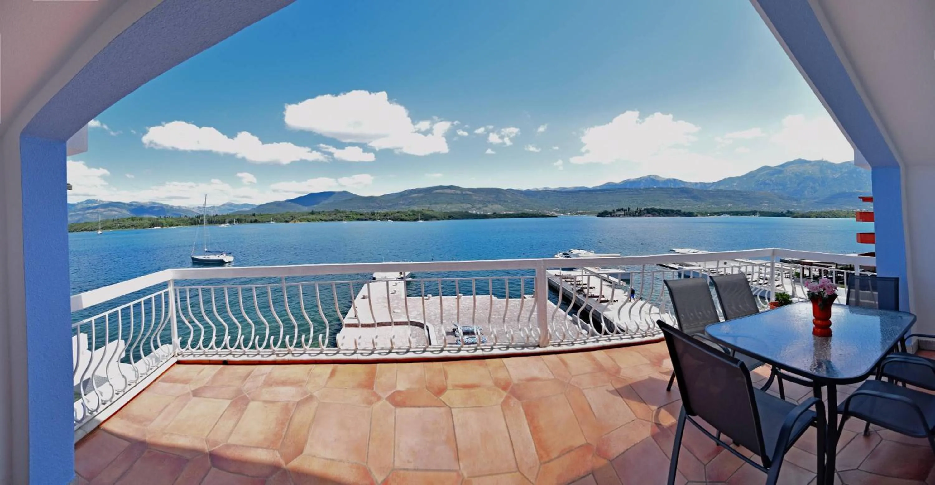 Balcony/Terrace in Apart-hotel Villa Lav