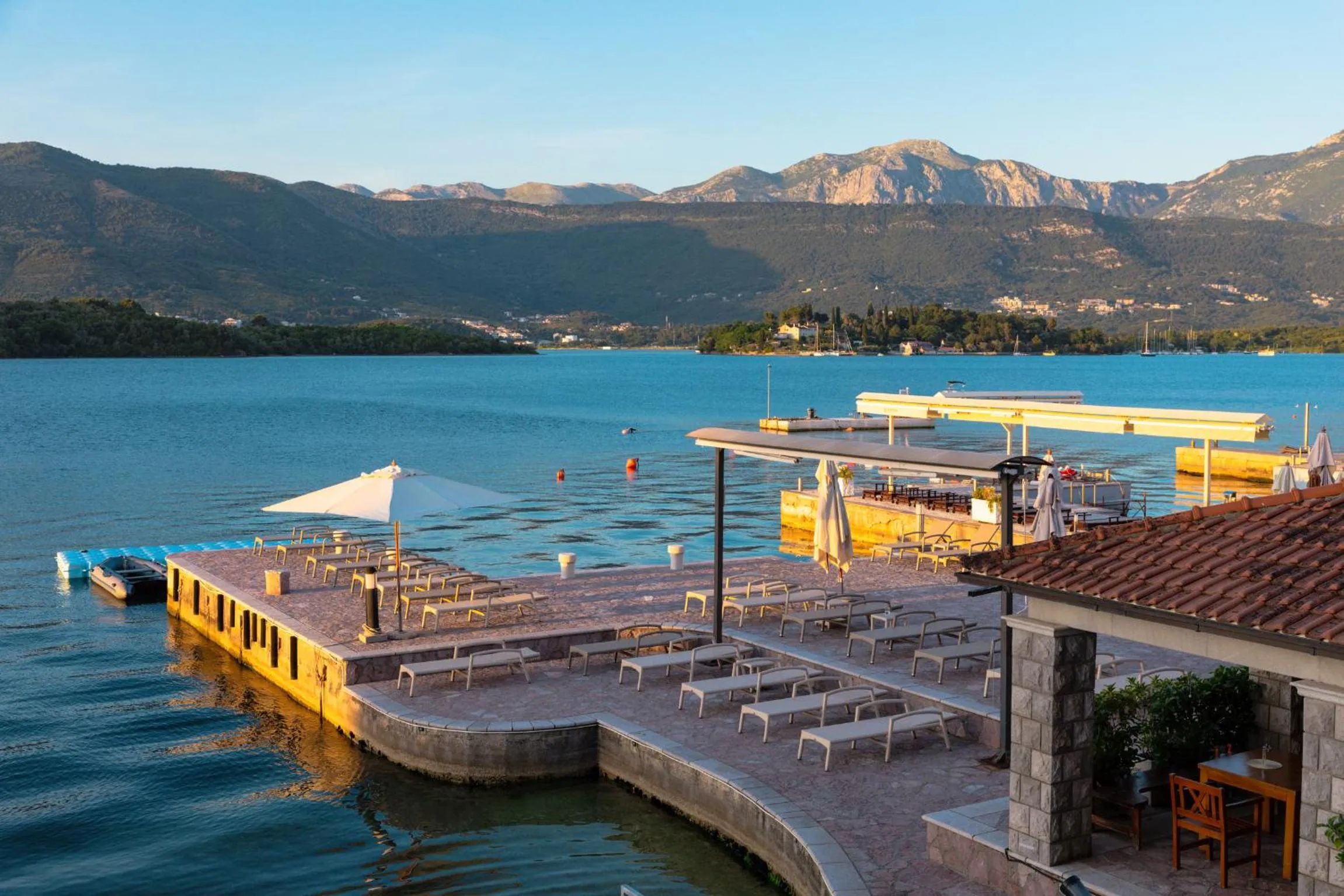 Beach in Apart-hotel Villa Lav